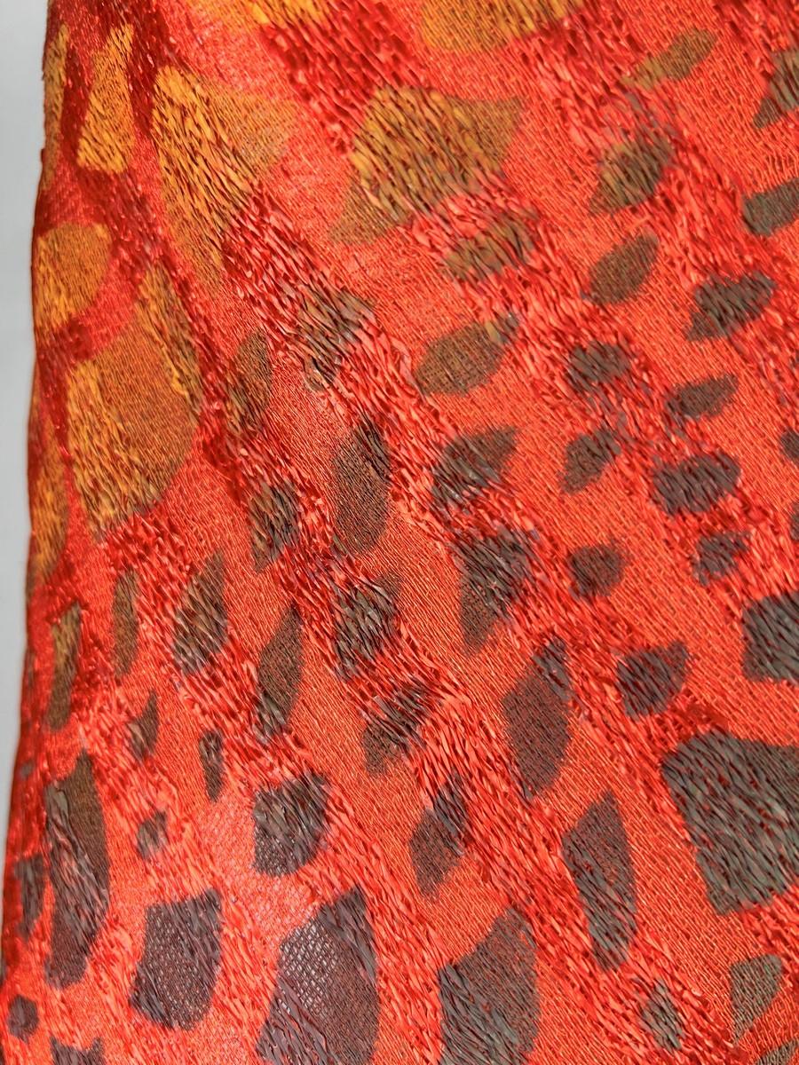 Women's or Men's Art Deco stencil-printed linen and raffia scarf - France Circa 1925 For Sale