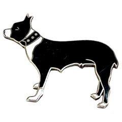 Schwarz-weiße Bostoner Terrier-Anstecknadel aus Sterling und Emaille im Art déco-Stil, von Thomae Co. 