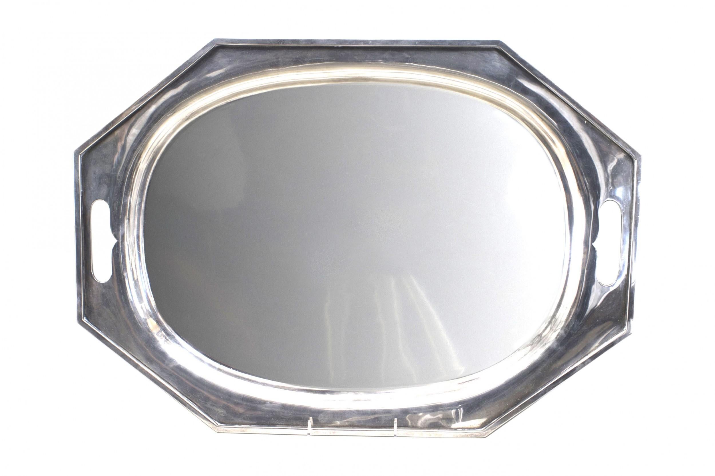 Plateau rectangulaire à 8 côtés en argent sterling Art Déco (peut-être anglais) avec poignées intérieures.