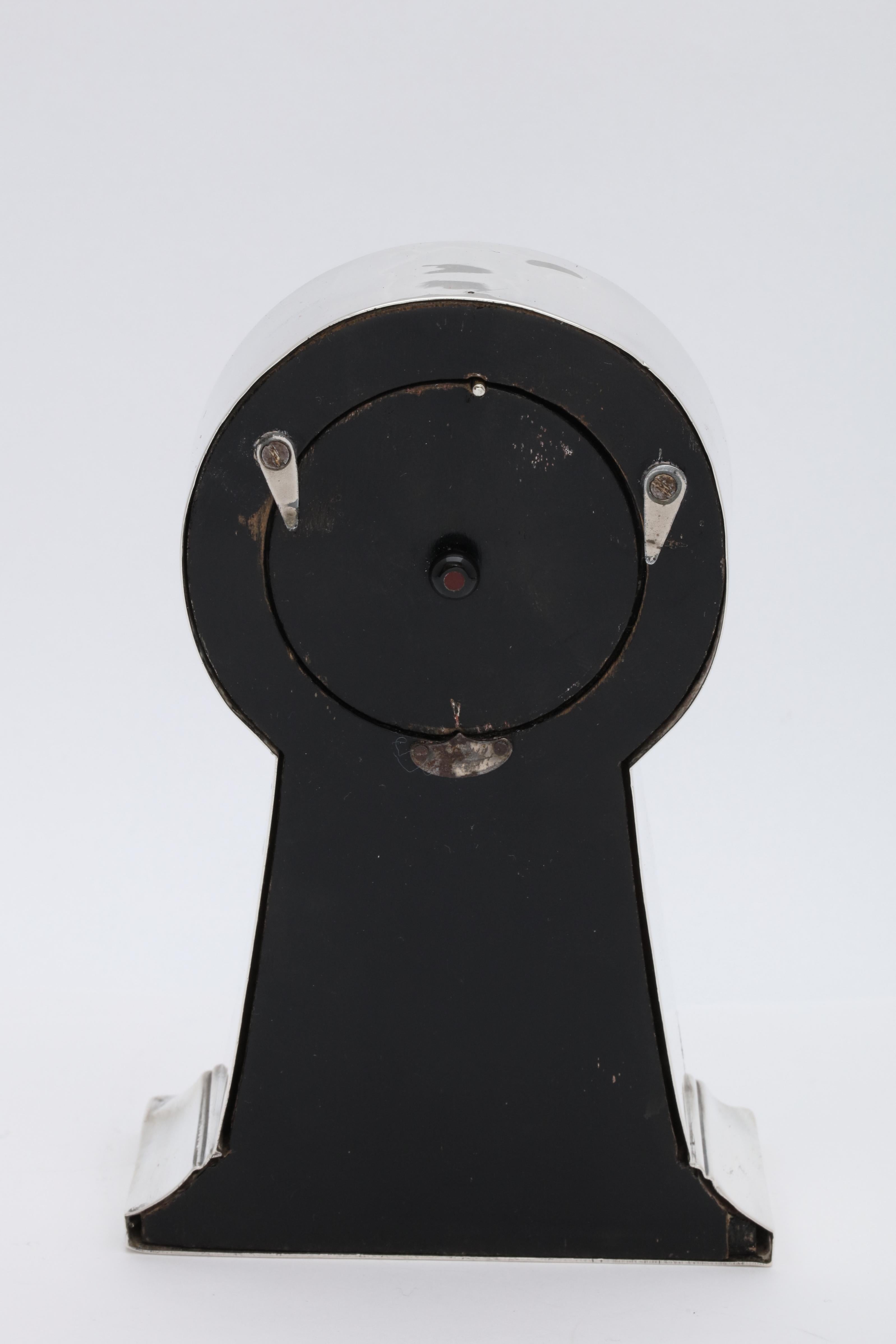Art Deco Sterling Silver 8-Day Table Clock (Frühes 20. Jahrhundert)