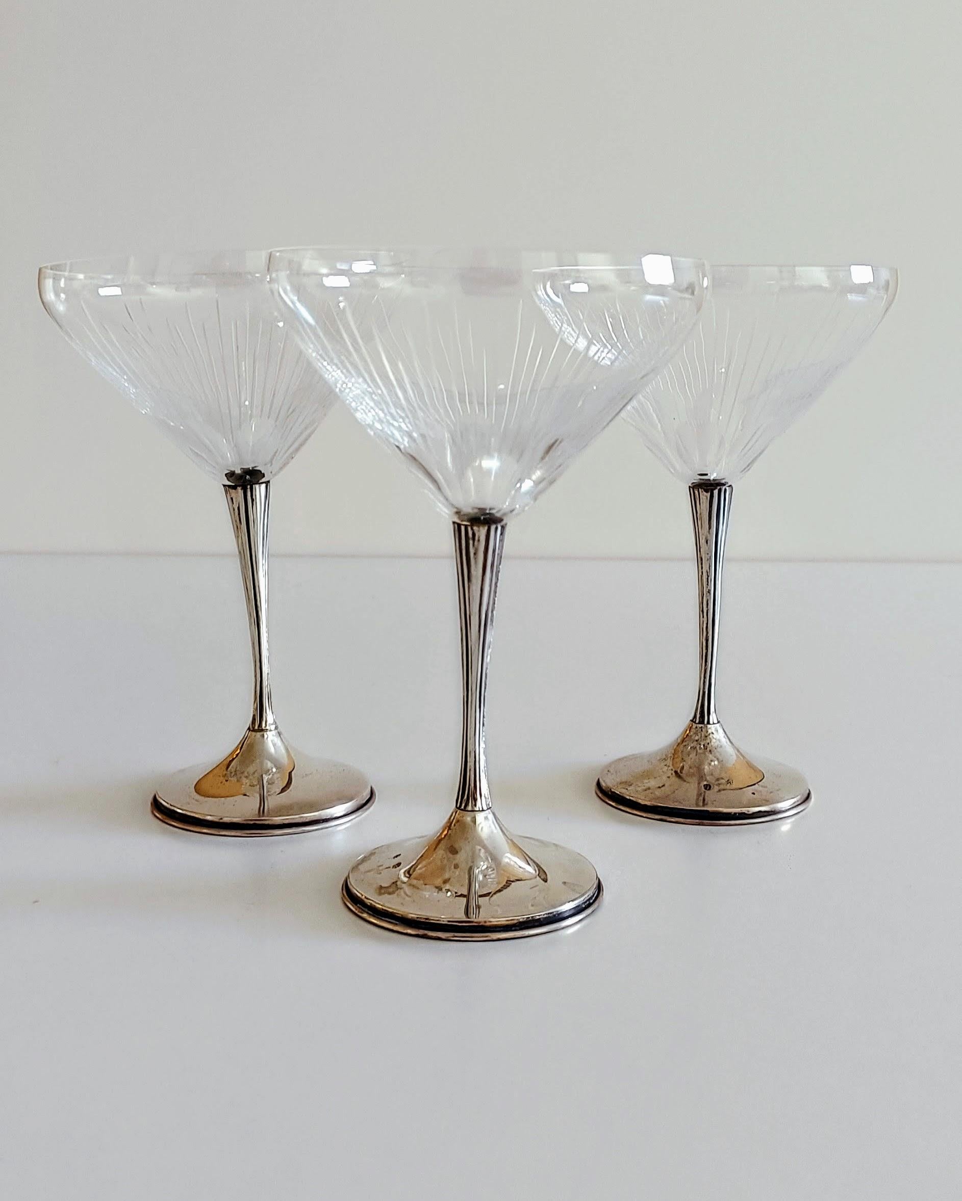 Copas de Champaña Art Decó de Plata de Ley y Cristal Tallado Hechas a Mano, España Años 30 en venta 2