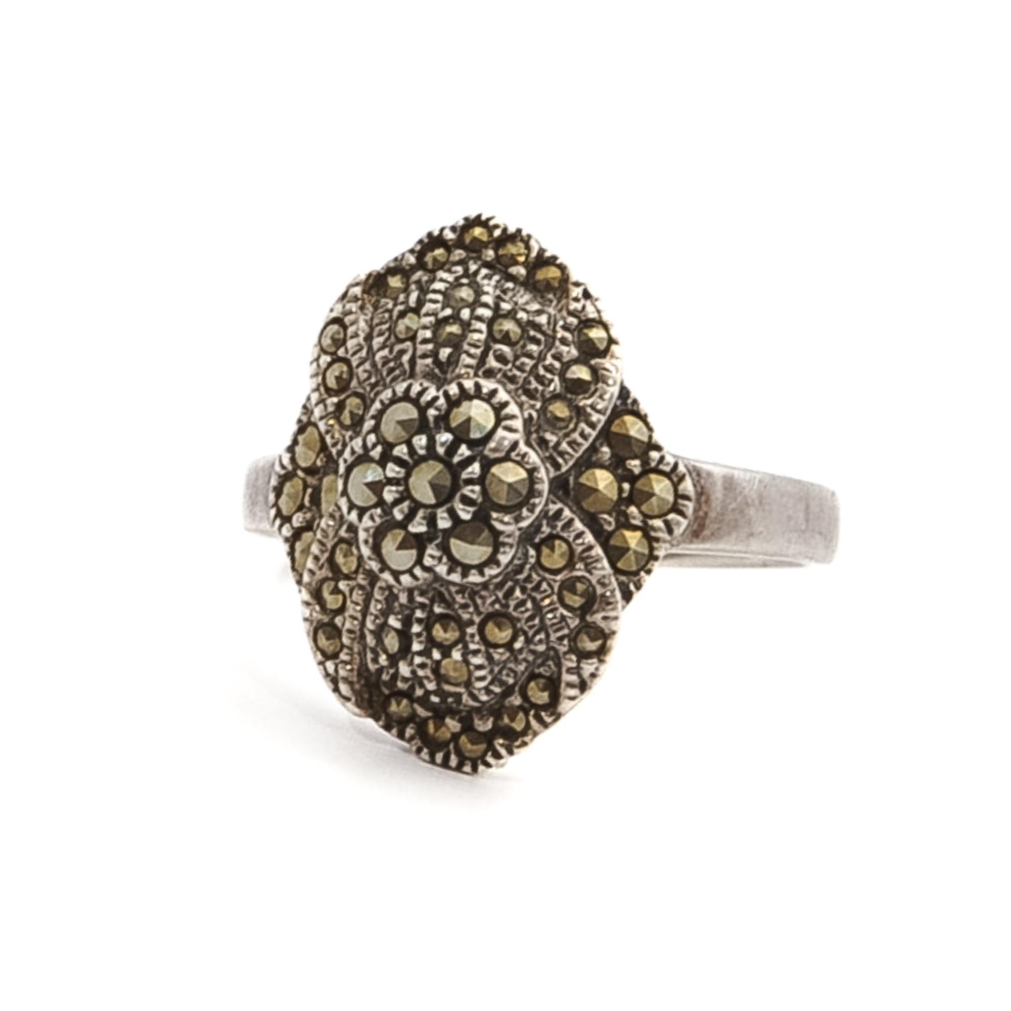 Round Cut Art Deco Sterling Silver and Marcasite Flower Ring For Sale