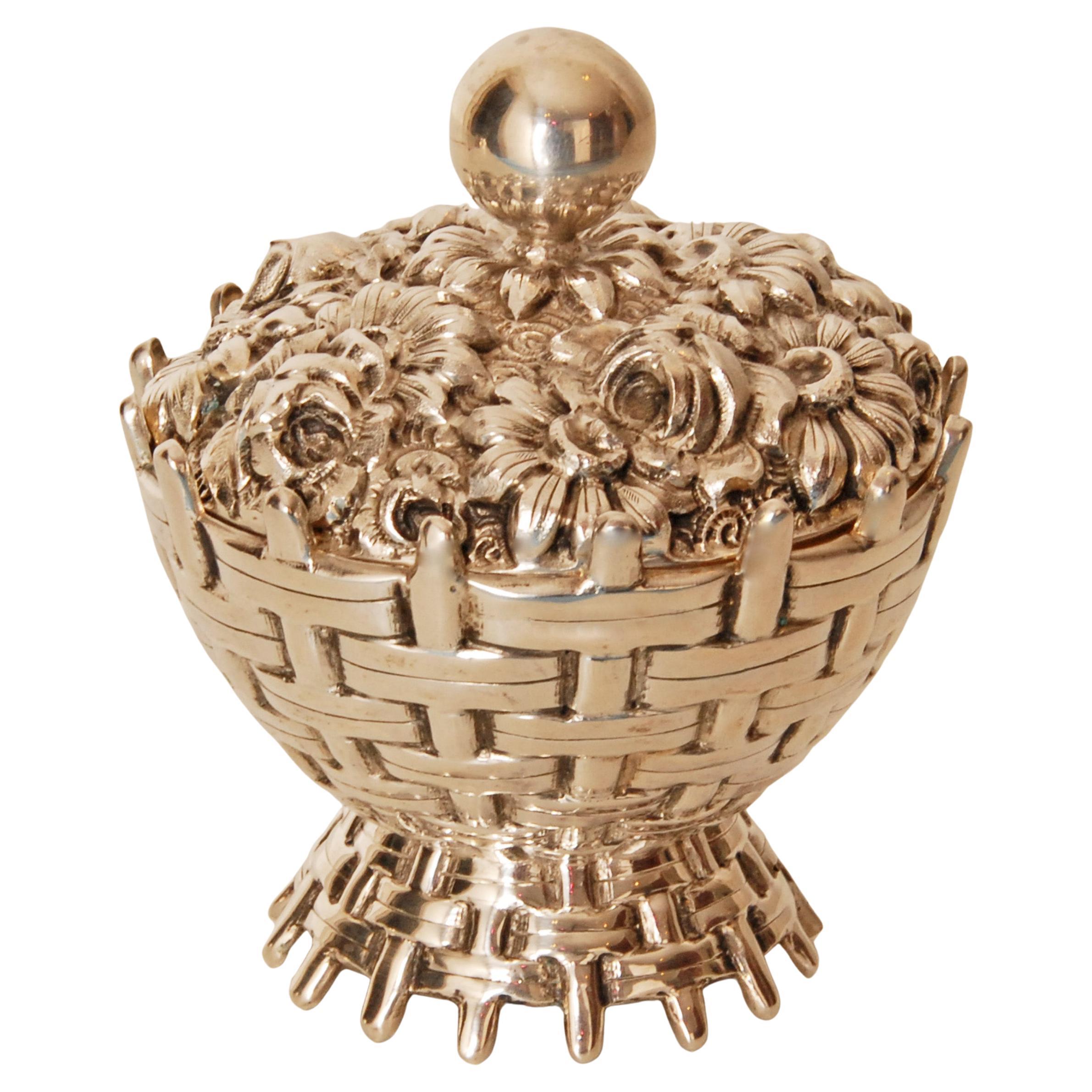 Art Deco Sterling Silver Box Flower Basket Cover Gold Gilt Vermeil interior en vente