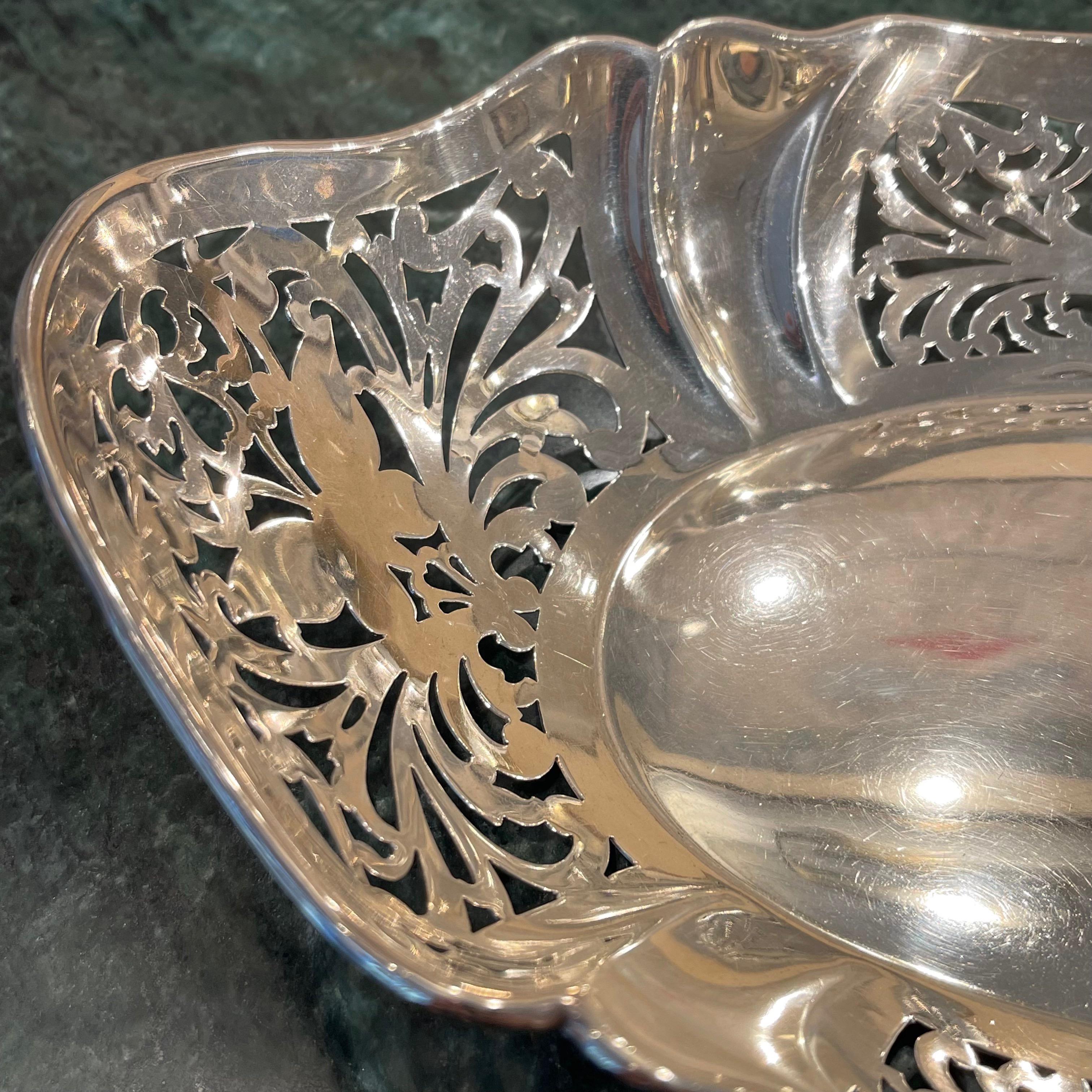 Early 20th Century Art Deco Sterling Silver Breadbasket with Butterfly Motifs, R F Mosley, 1926 For Sale