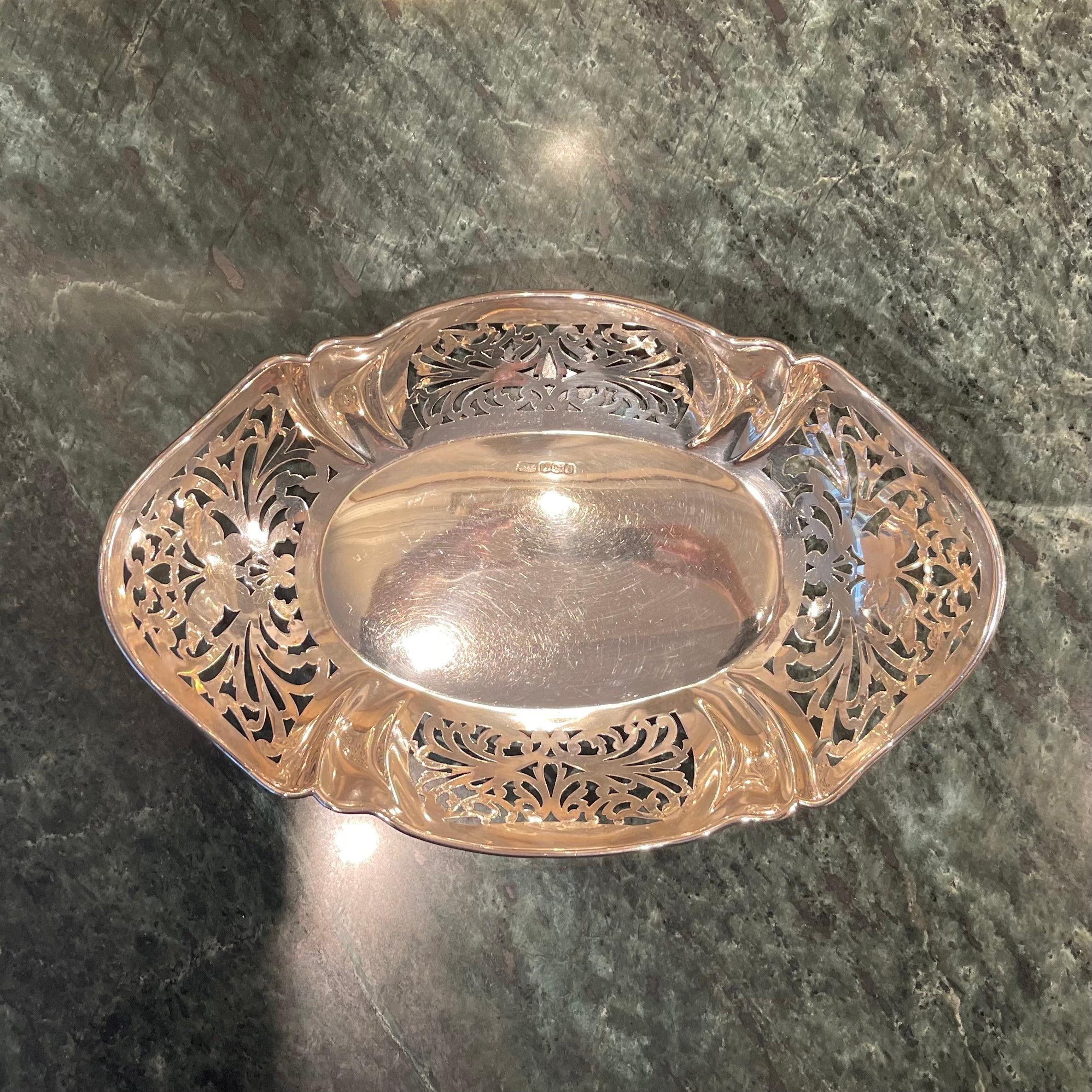 Art Deco Sterling Silver Breadbasket with Butterfly Motifs, R F Mosley, 1926 For Sale 3