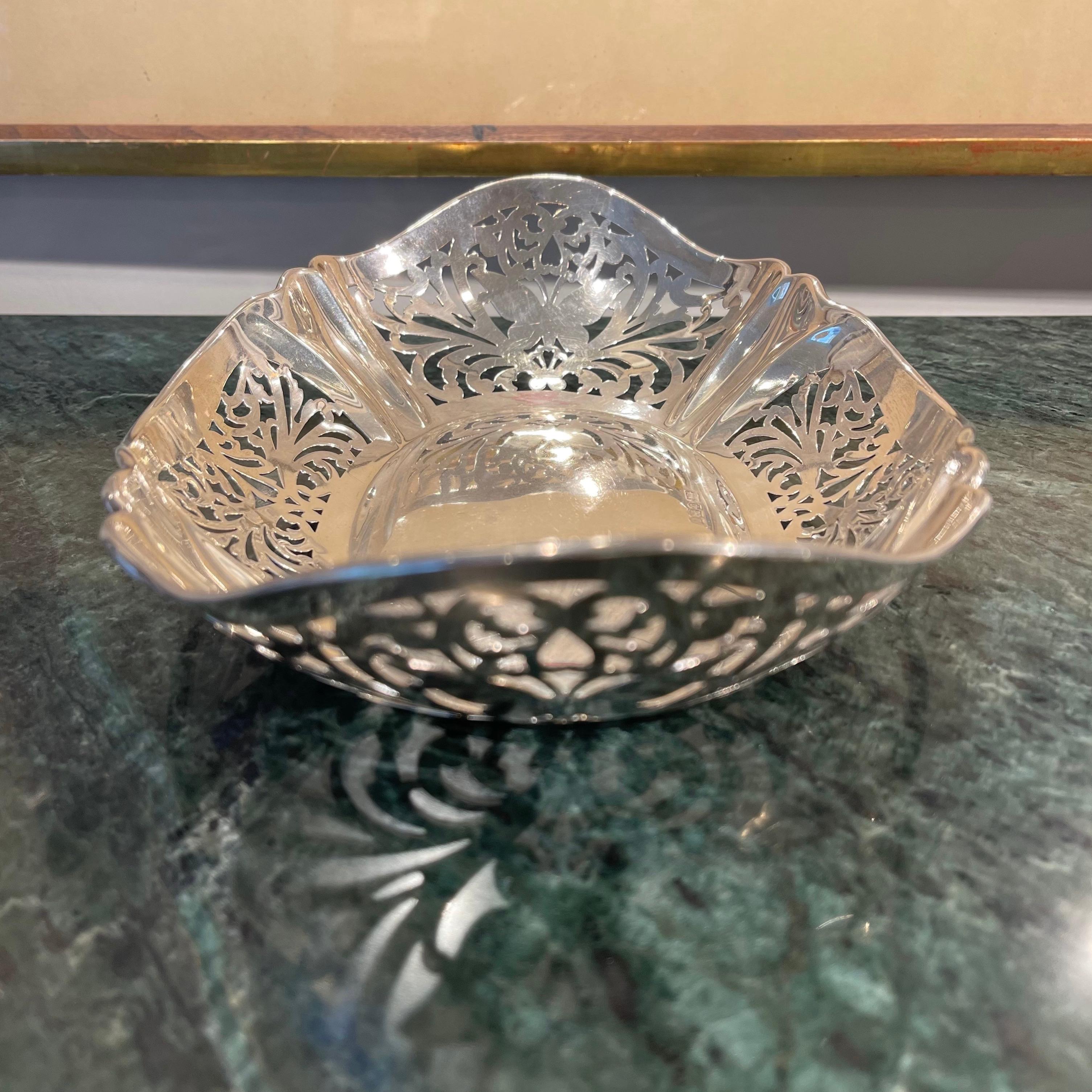 Art Deco Sterling Silver Breadbasket with Butterfly Motifs, R F Mosley, 1926 For Sale 4