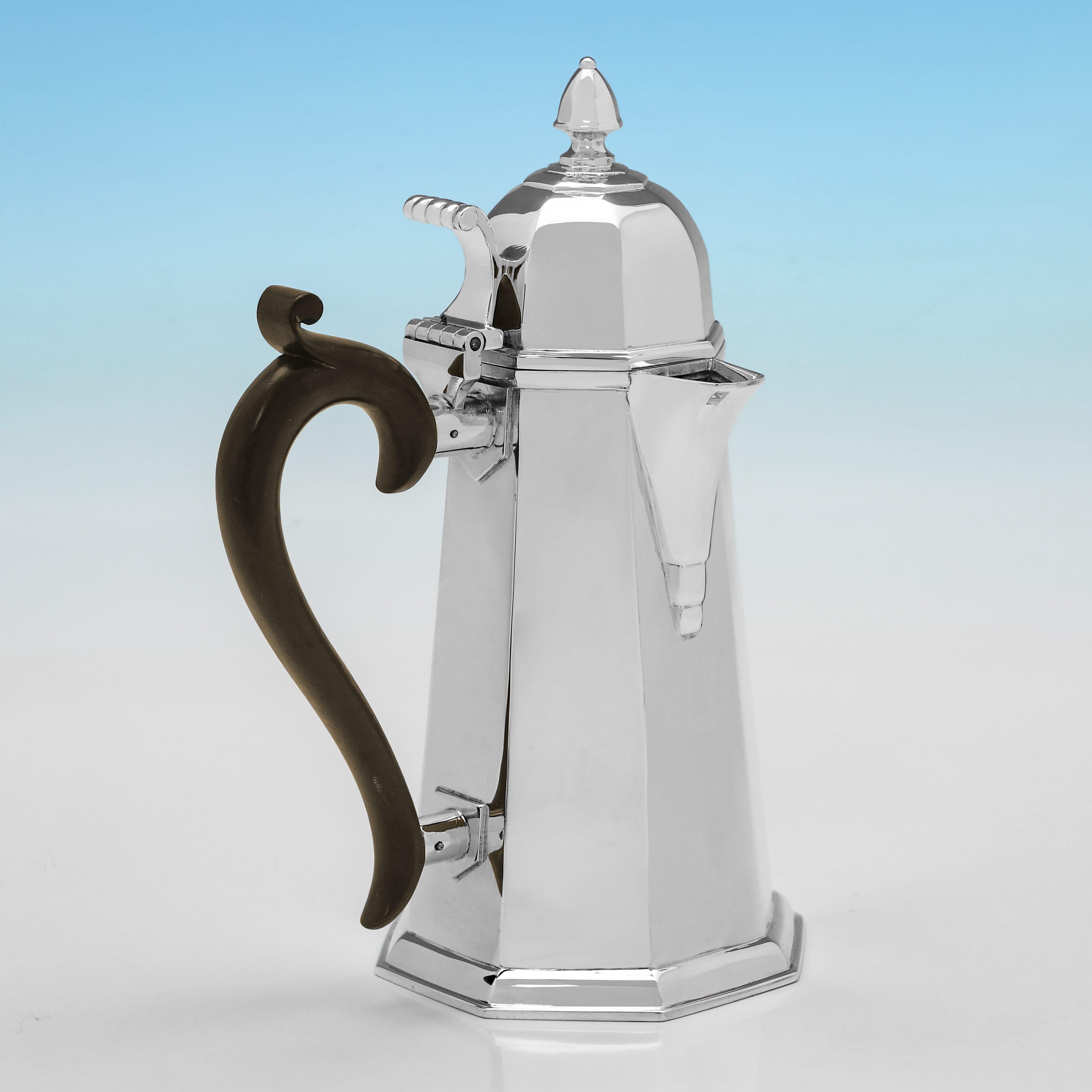 English Art deco sterling silver cafe au lait hallmarked in Chester in 1926 For Sale