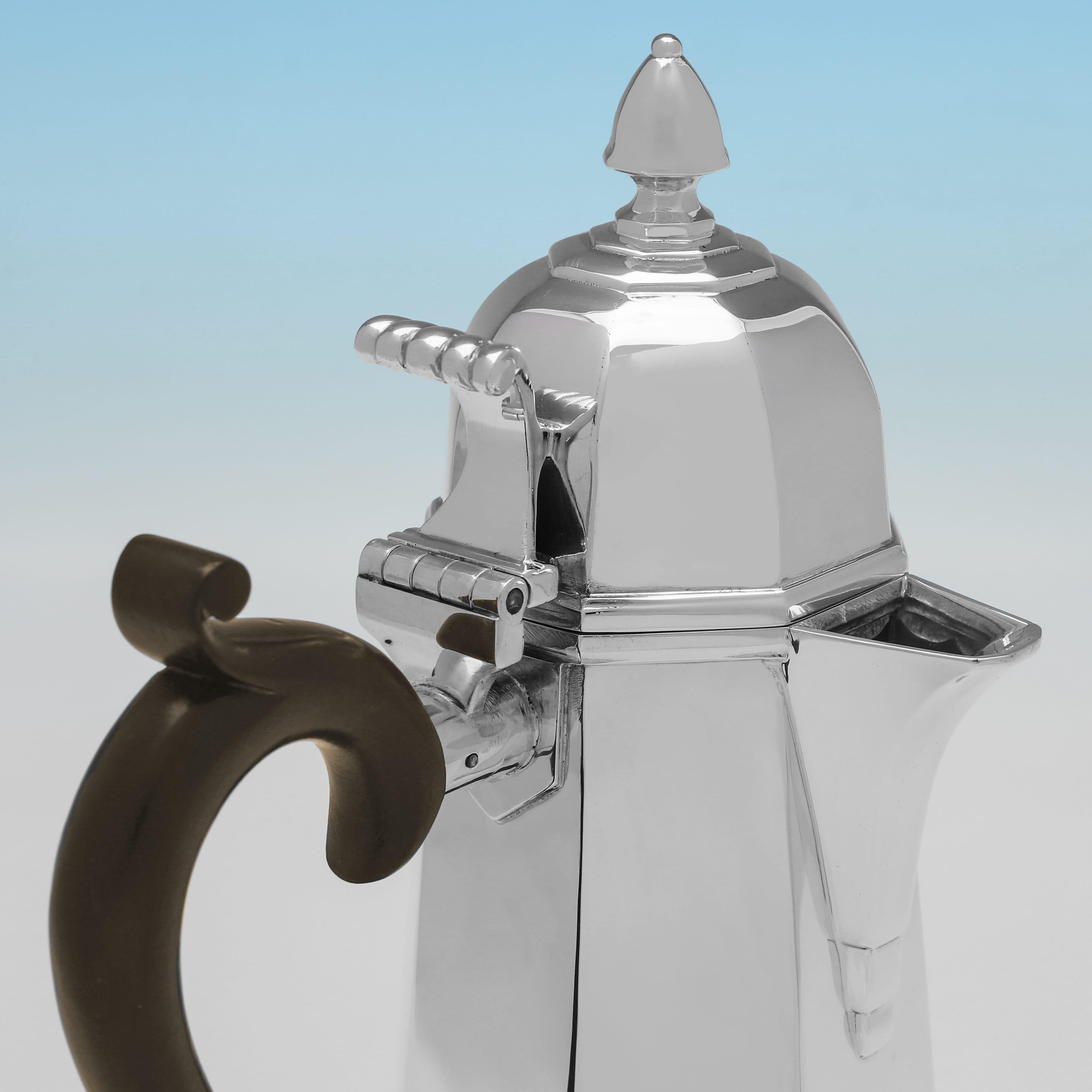 Early 20th Century Art deco sterling silver cafe au lait hallmarked in Chester in 1926 For Sale
