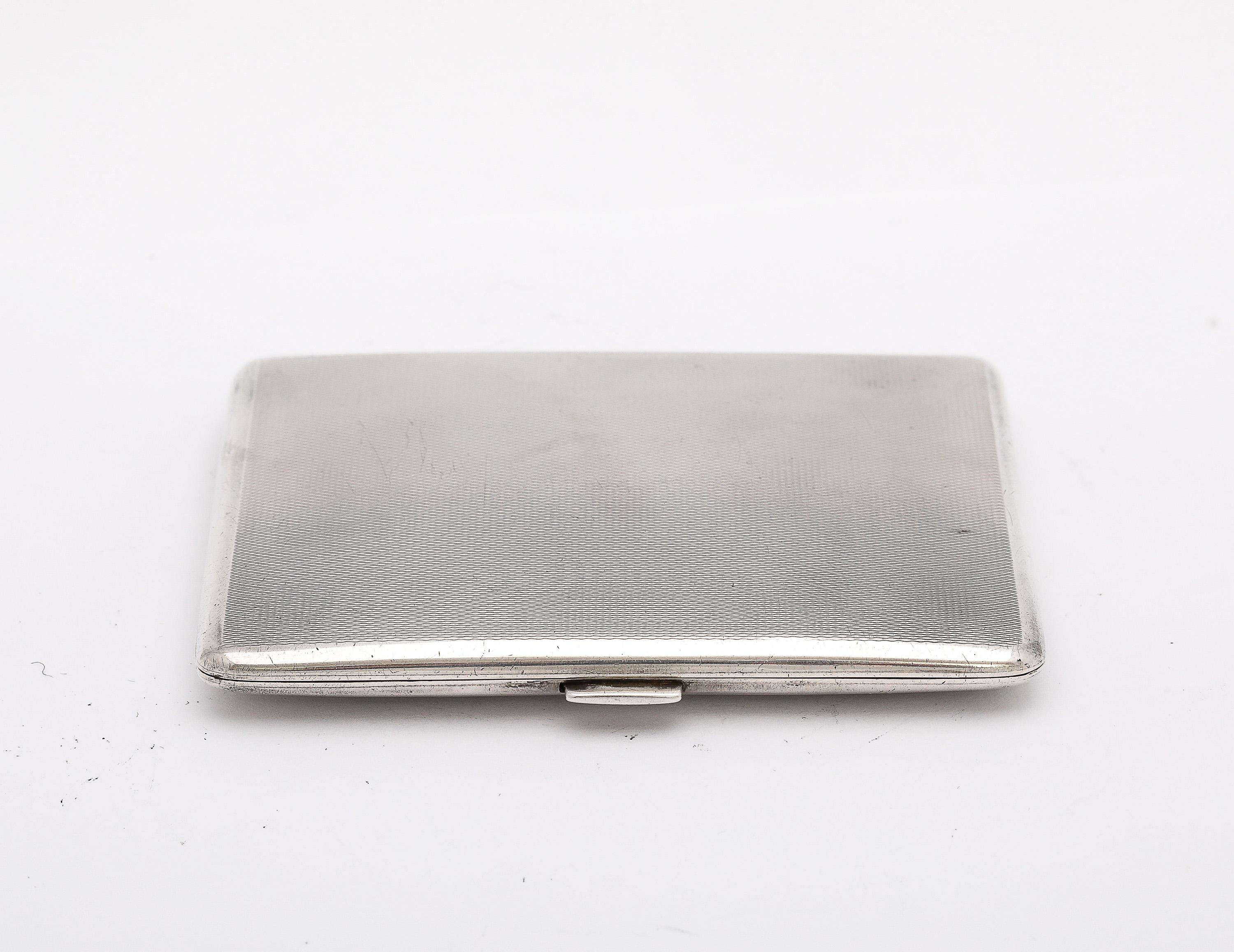 English Art Deco Sterling Silver Cigarette Cigarette Case - Goldsmiths & Silversmiths For Sale