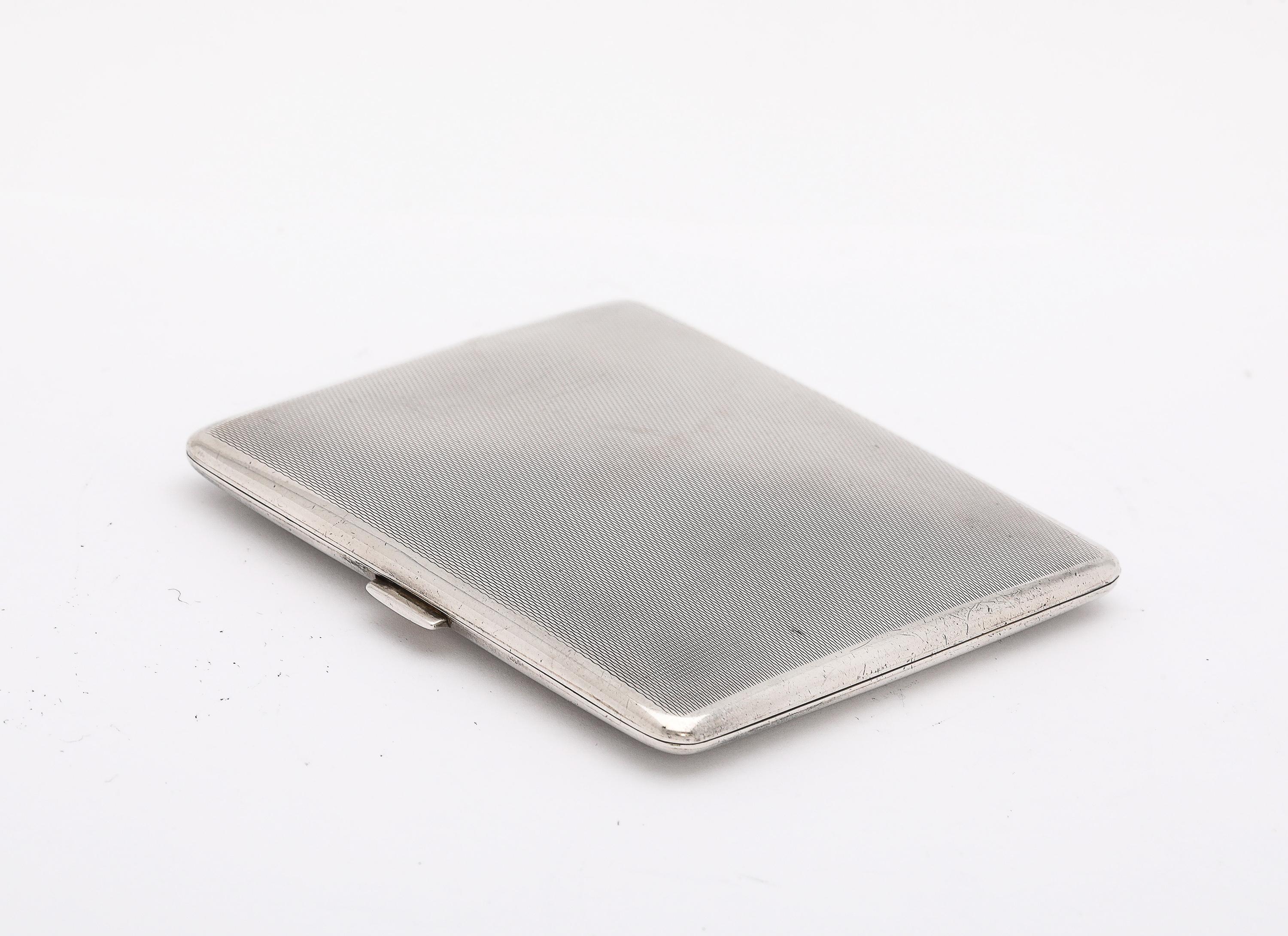 Art Deco Sterling Silver Cigarette Cigarette Case - Goldsmiths & Silversmiths In Good Condition For Sale In New York, NY