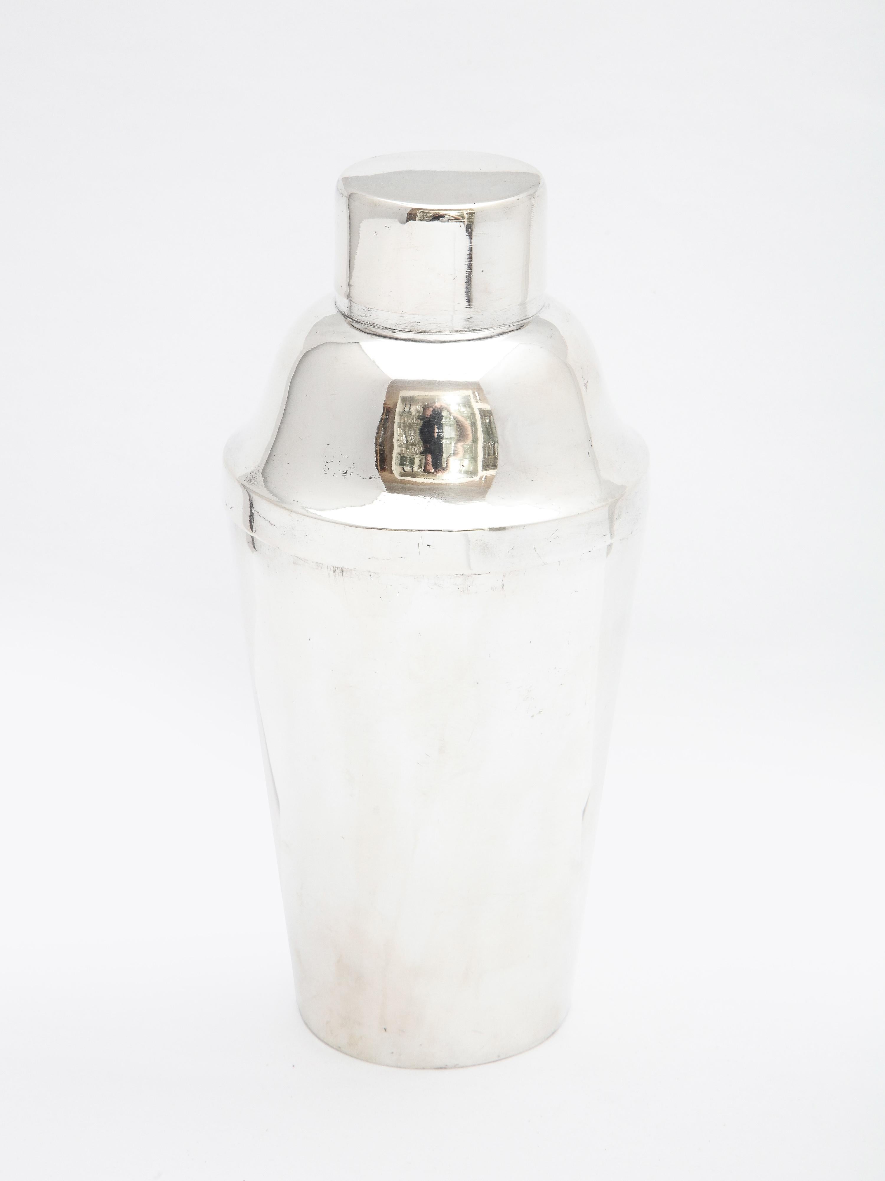 Art Deco Sterling Silver Cocktail Shaker In Good Condition In New York, NY