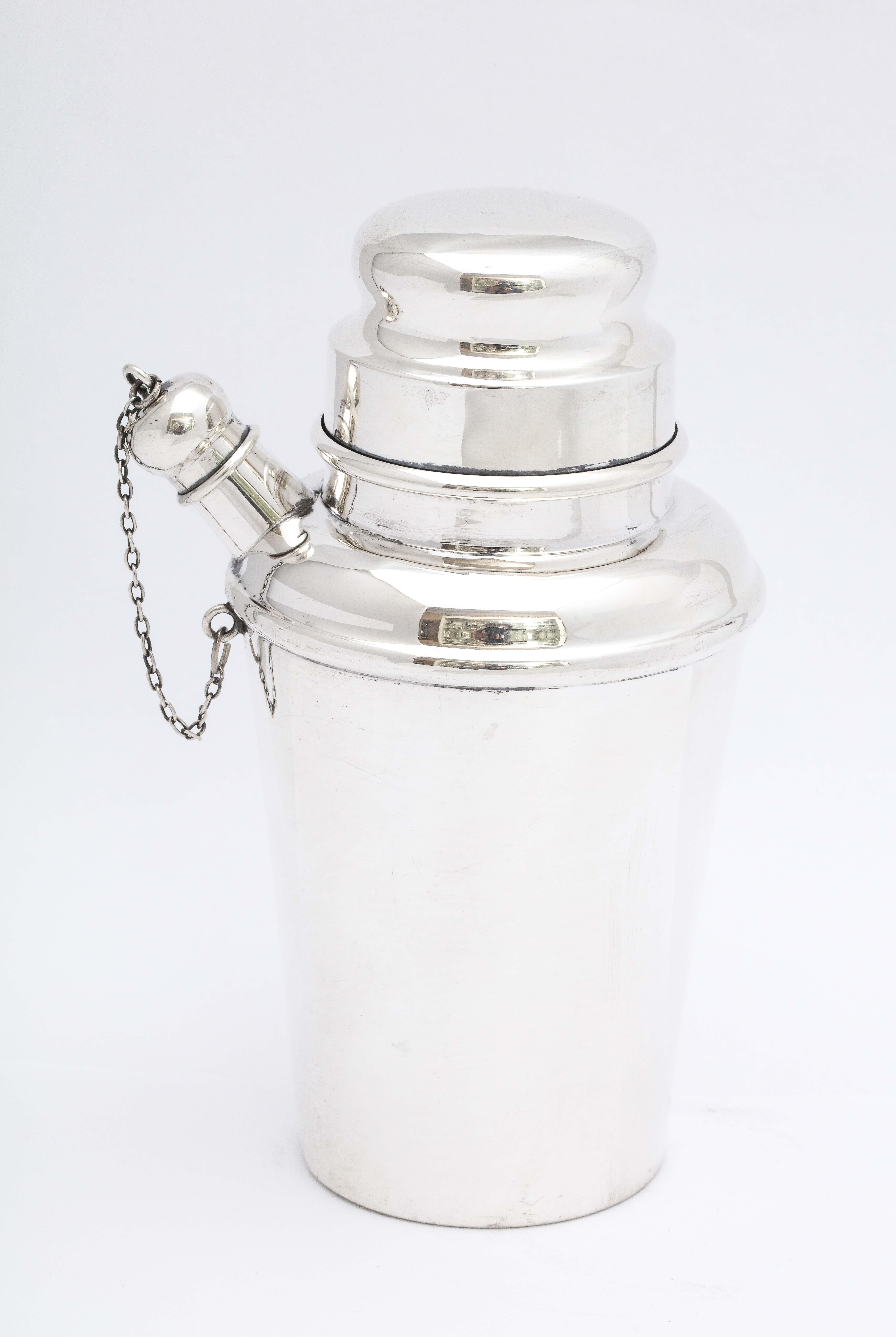 Mid-20th Century Art Deco Sterling Silver Cocktail Shaker