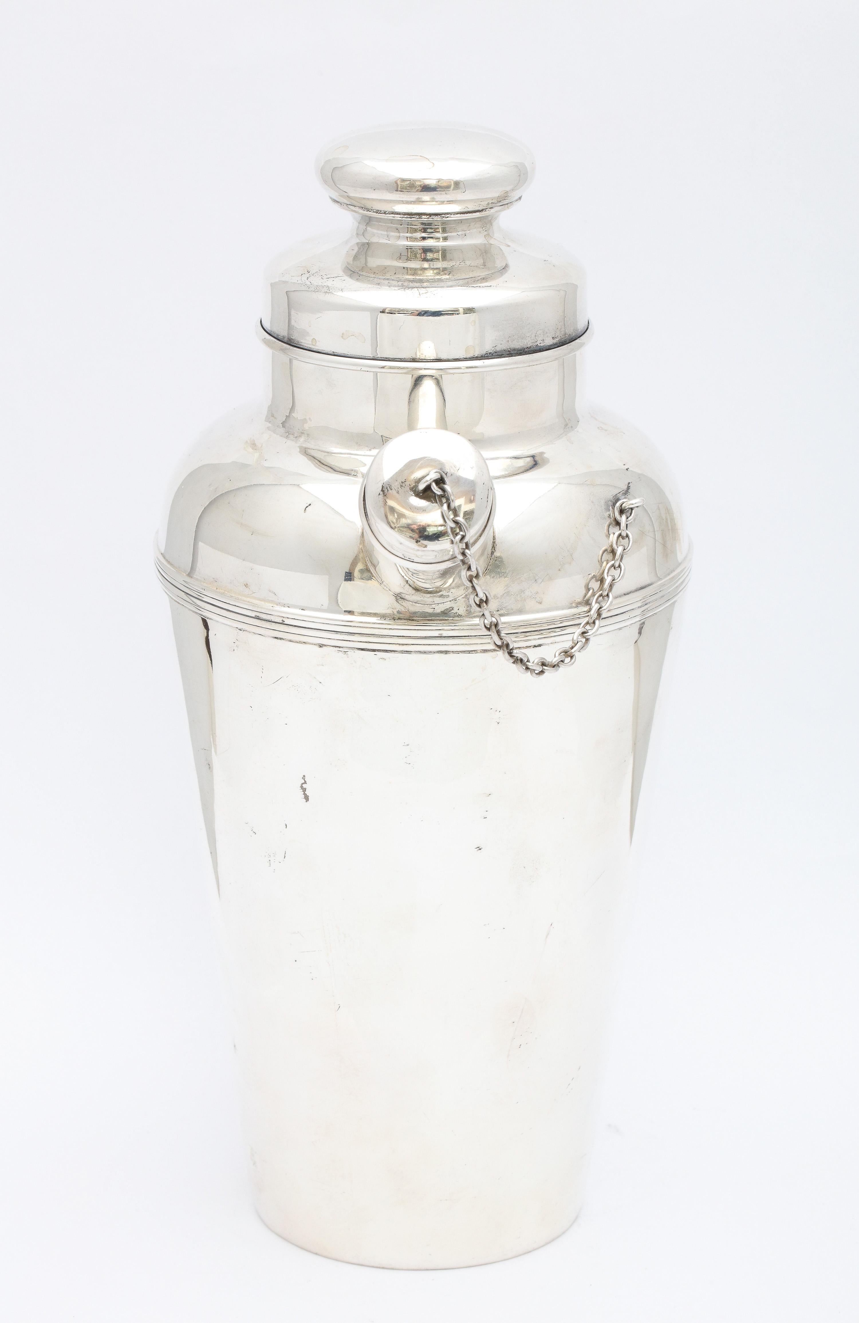Mid-20th Century Art Deco Sterling Silver Cocktail Shaker For Sale
