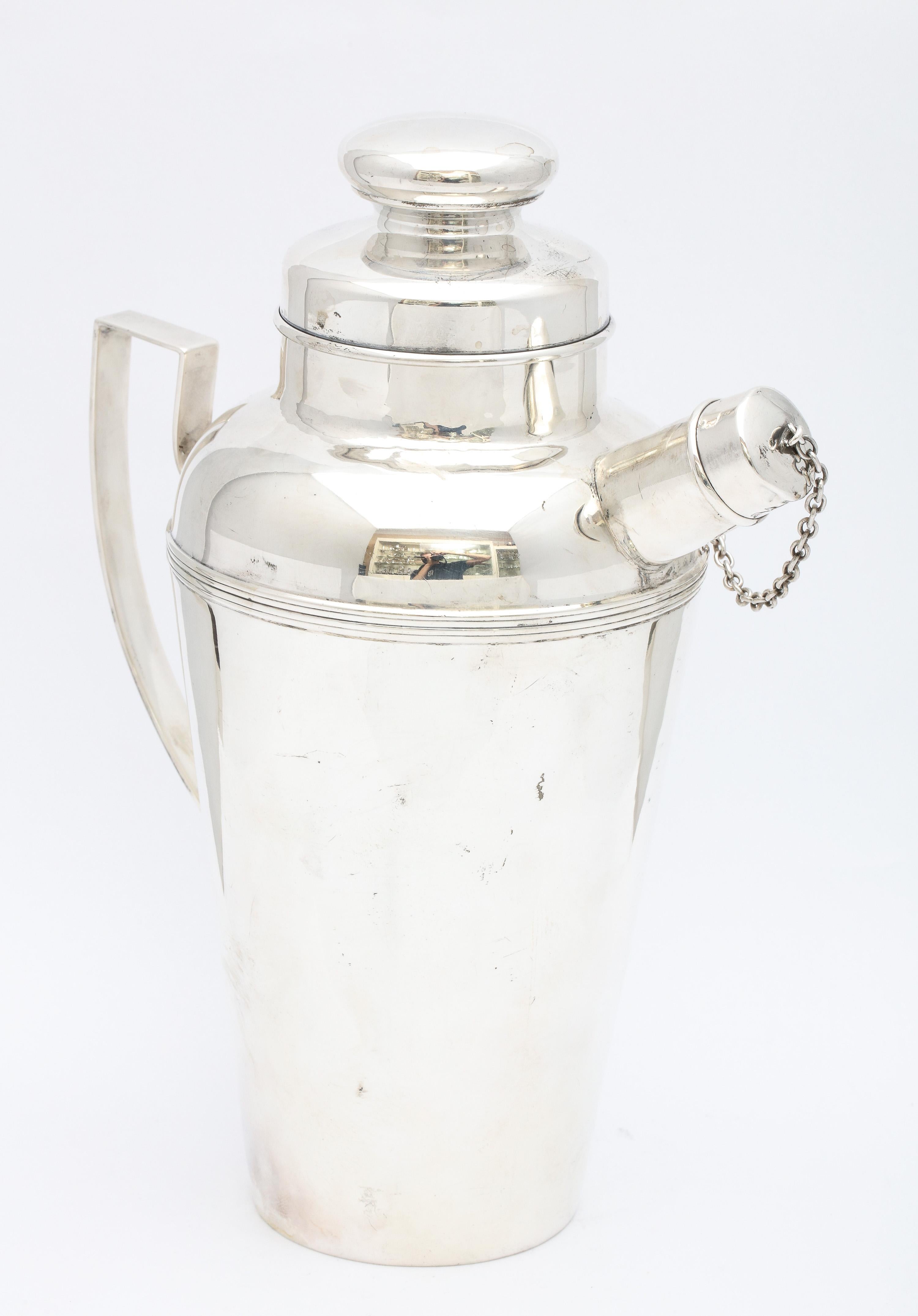 Art Deco Sterling Silver Cocktail Shaker For Sale 1