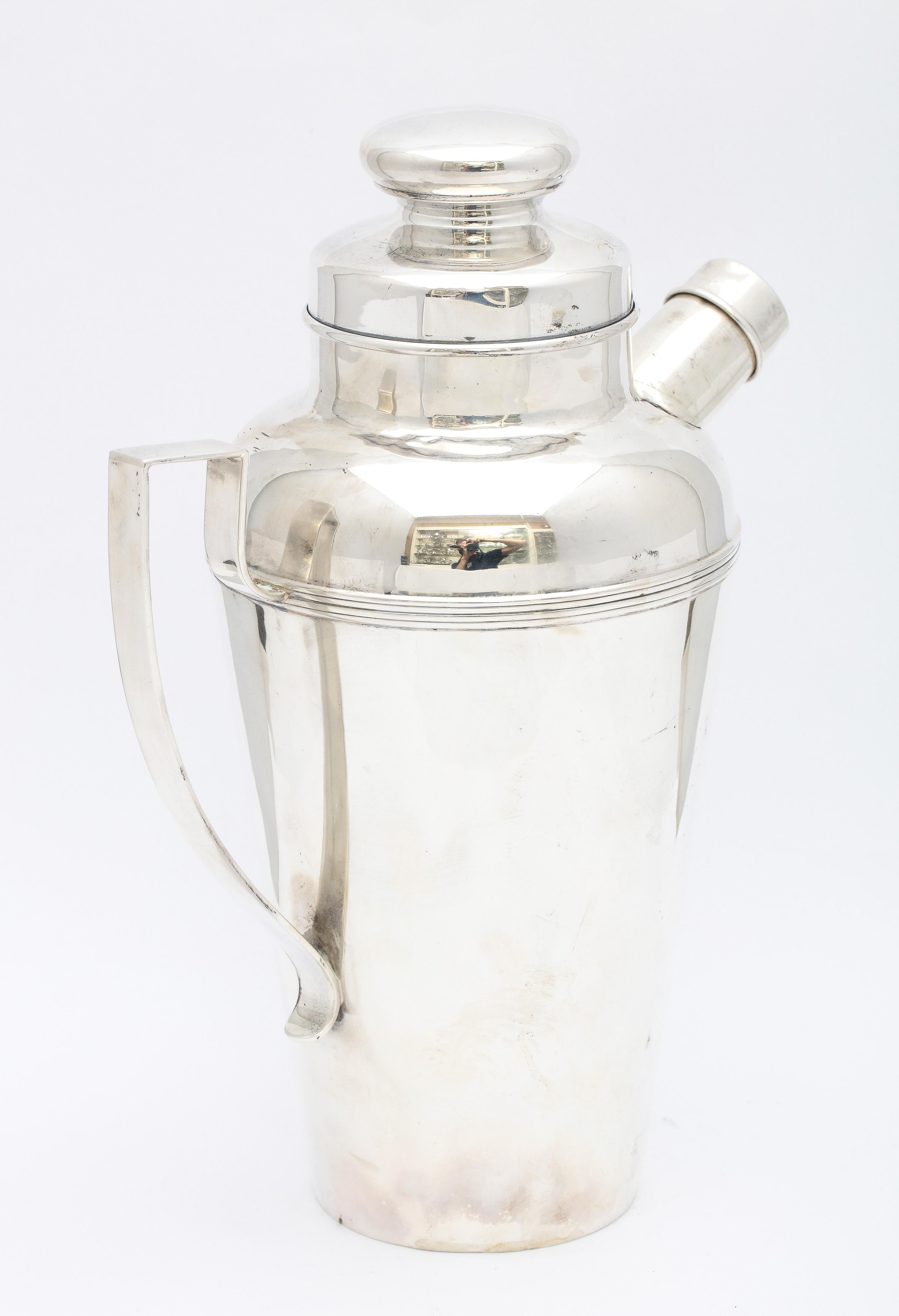 Art Deco Sterling Silver Cocktail Shaker For Sale 3