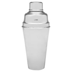 Art deco sterling silver cocktail shaker made in London in 1926