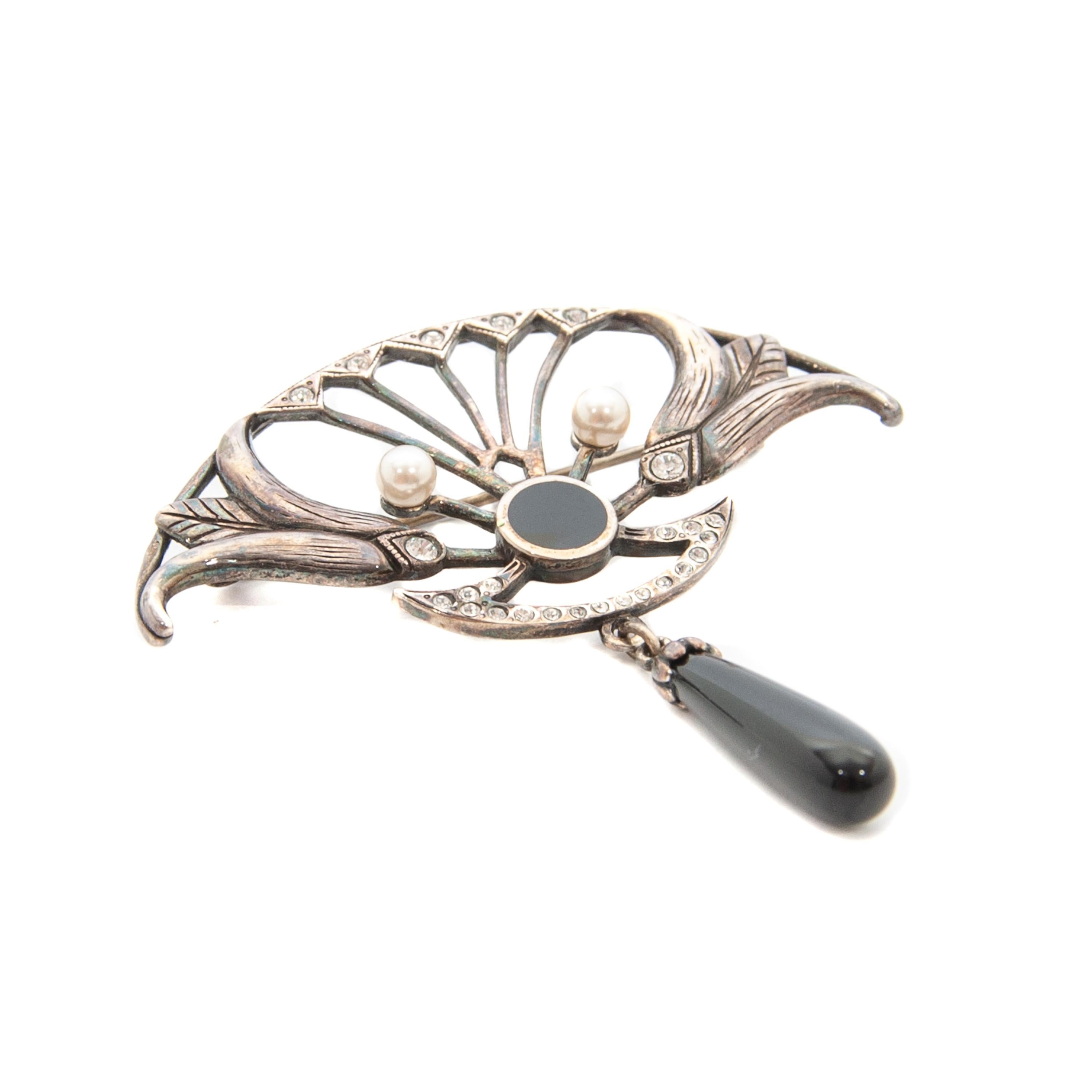Art Deco Black Onyx Pearls and Crystal Diamonds Silver Brooch 1