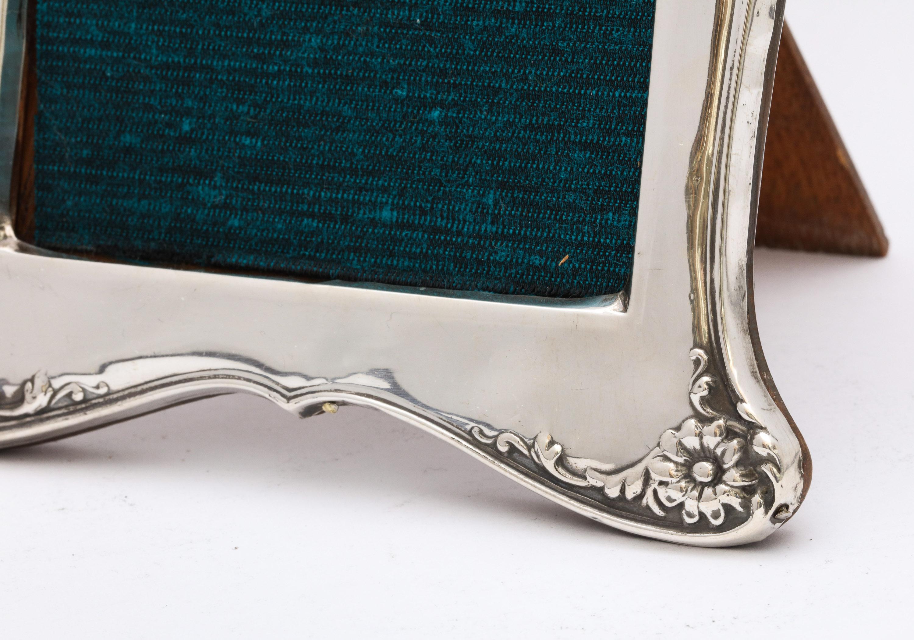 Art Deco Sterling Silver, Footed, Wood-Backed Picture Frame In Good Condition In New York, NY