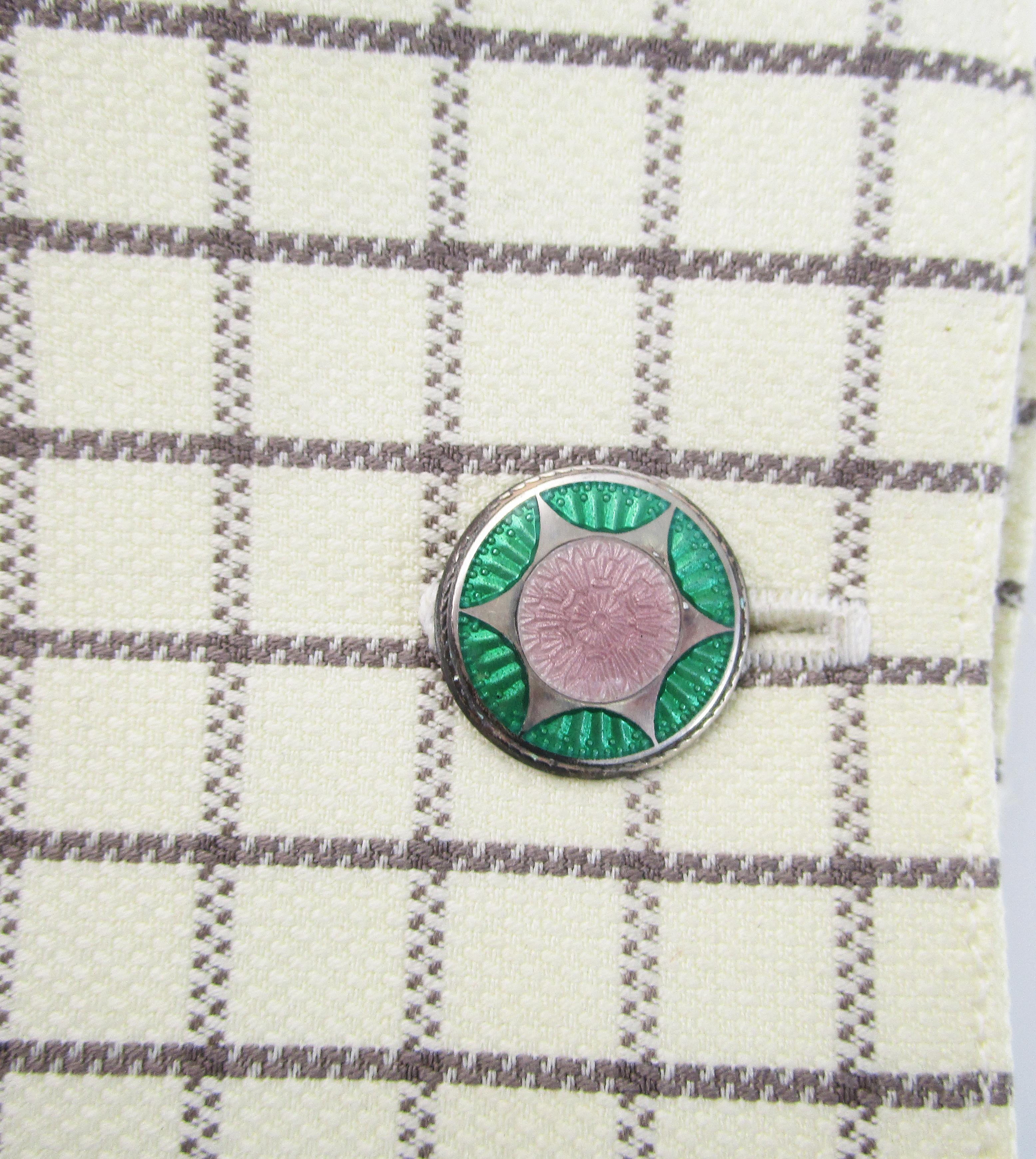 Art Deco Sterling Silver Green and White Enamel Cufflinks In Good Condition For Sale In Lexington, KY