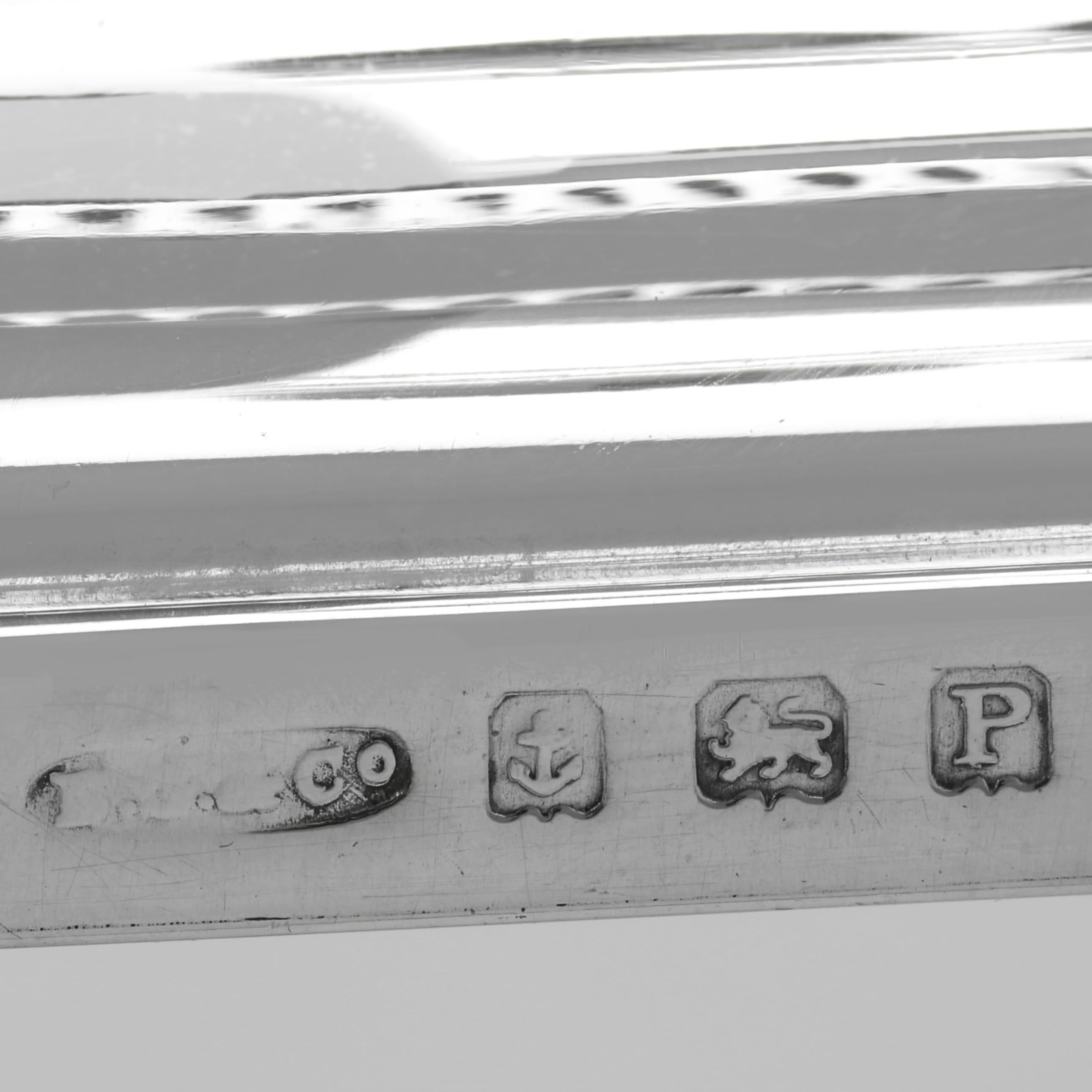 Art deco sterling silver Hanukkah Menorah or Hanukkiah made in 1939 In Good Condition In London, London