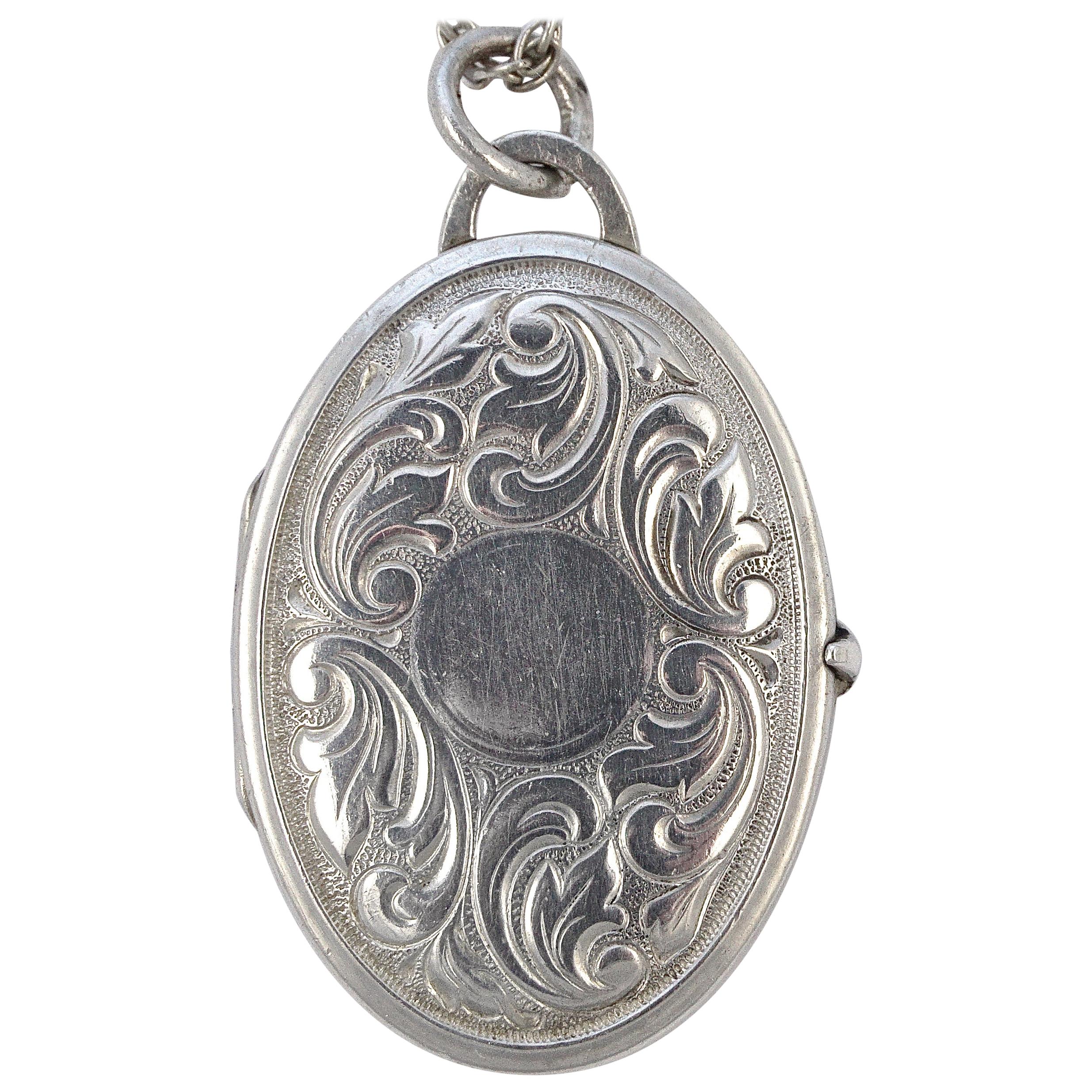 Art Deco Sterling Silver Leaves Oval Locket with Prince of Wales Chain 