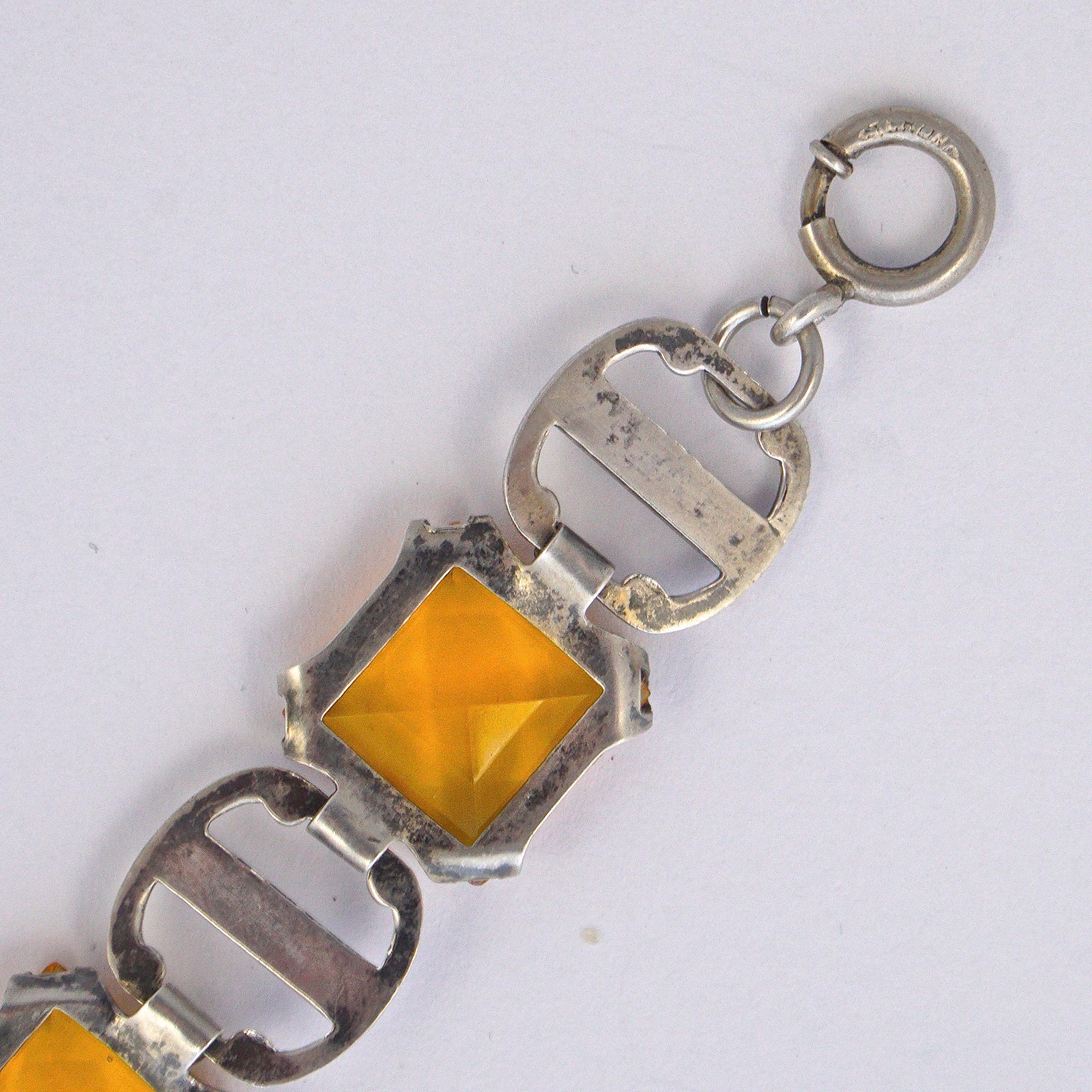 Art Deco Sterling Silver Link Bracelet with Faceted Amber Glass circa 1930s In Good Condition For Sale In London, GB