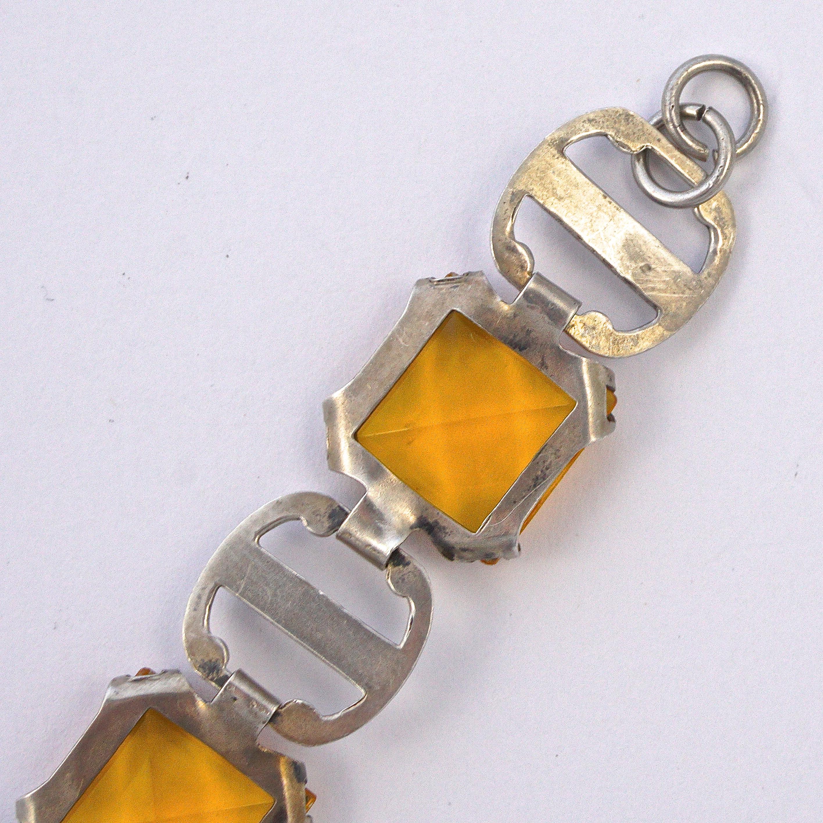 Art Deco Sterling Silver Link Bracelet with Faceted Amber Glass circa 1930s For Sale 3