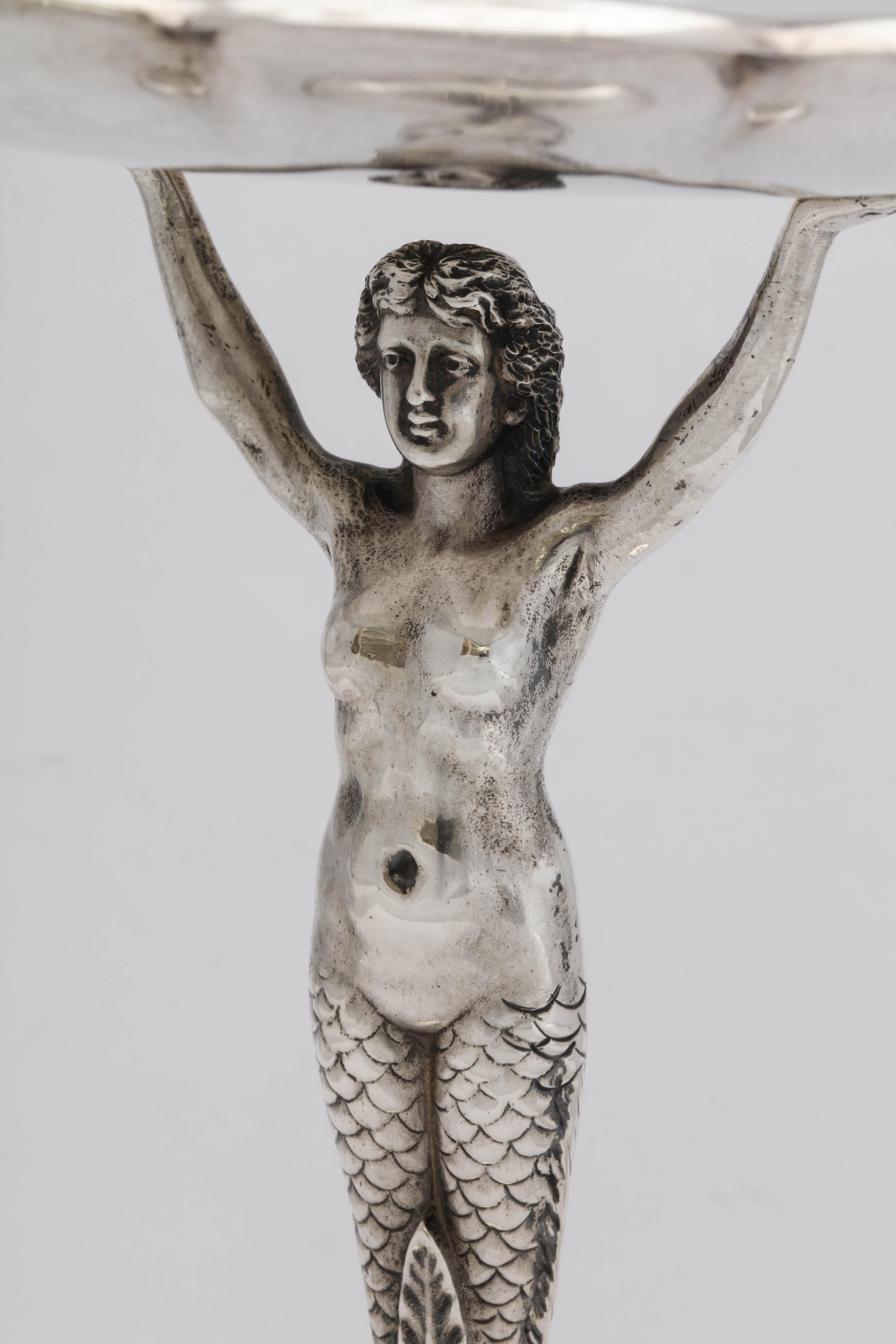 Figurale Meerjungfrauen-Tazza aus Sterlingsilber im Art déco-Stil 6