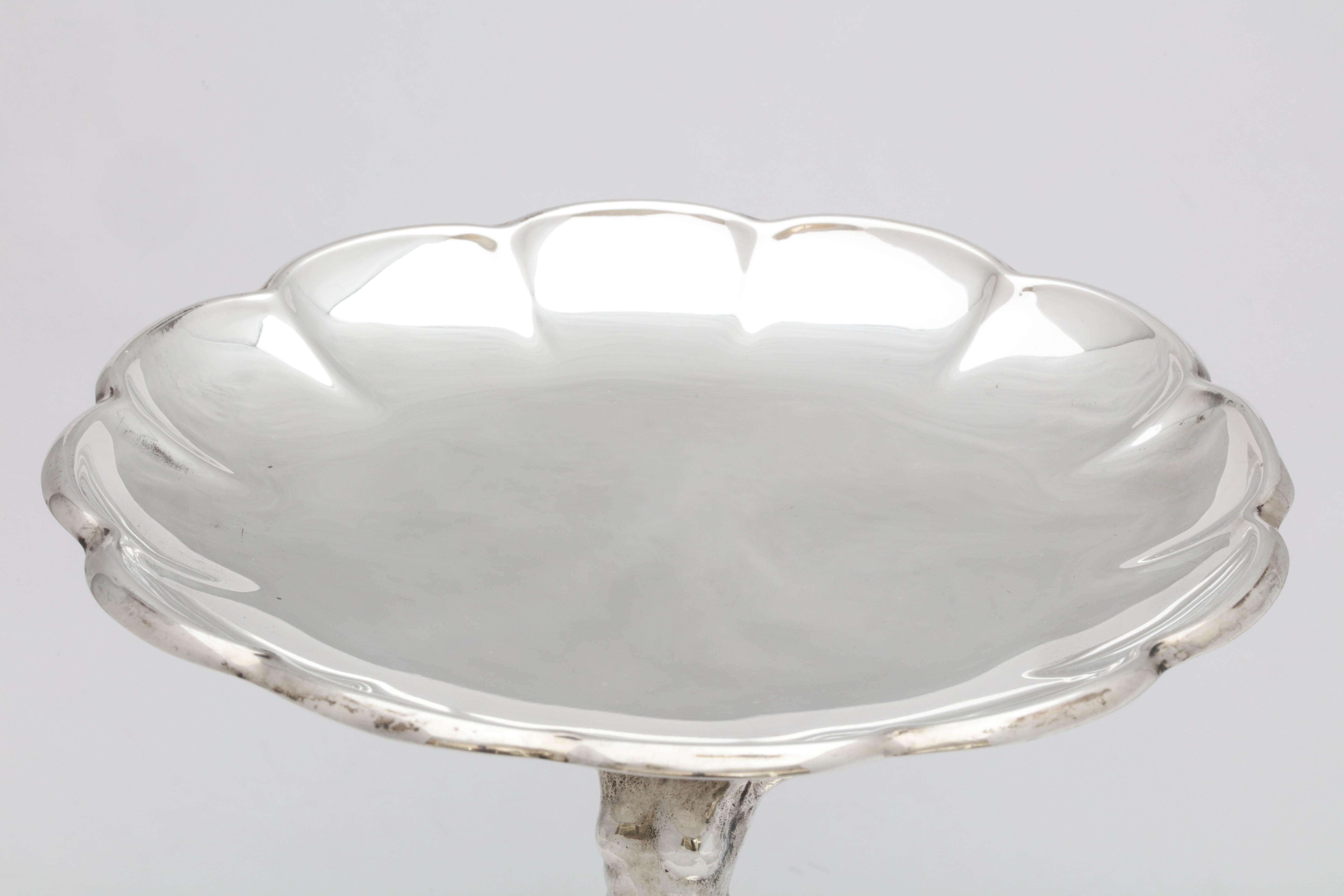 Figurale Meerjungfrauen-Tazza aus Sterlingsilber im Art déco-Stil 7