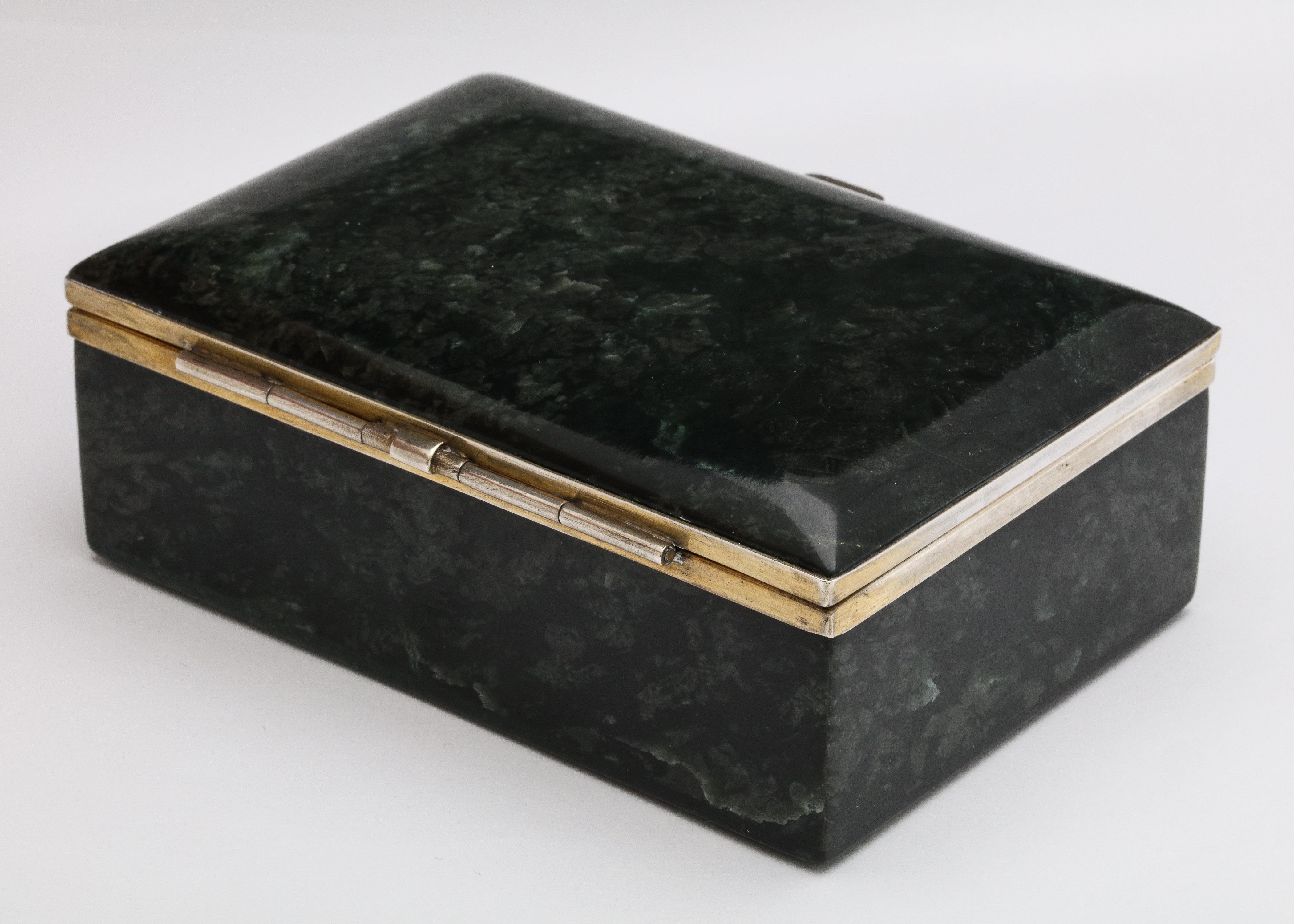 Art Deco Sterling Silver-Mounted Green Nephrite Jade Table Box with Hinged Lid In Good Condition In New York, NY