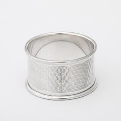 Art Deco Sterling Silver Napkin Ring with Undulating Grooved Detailing