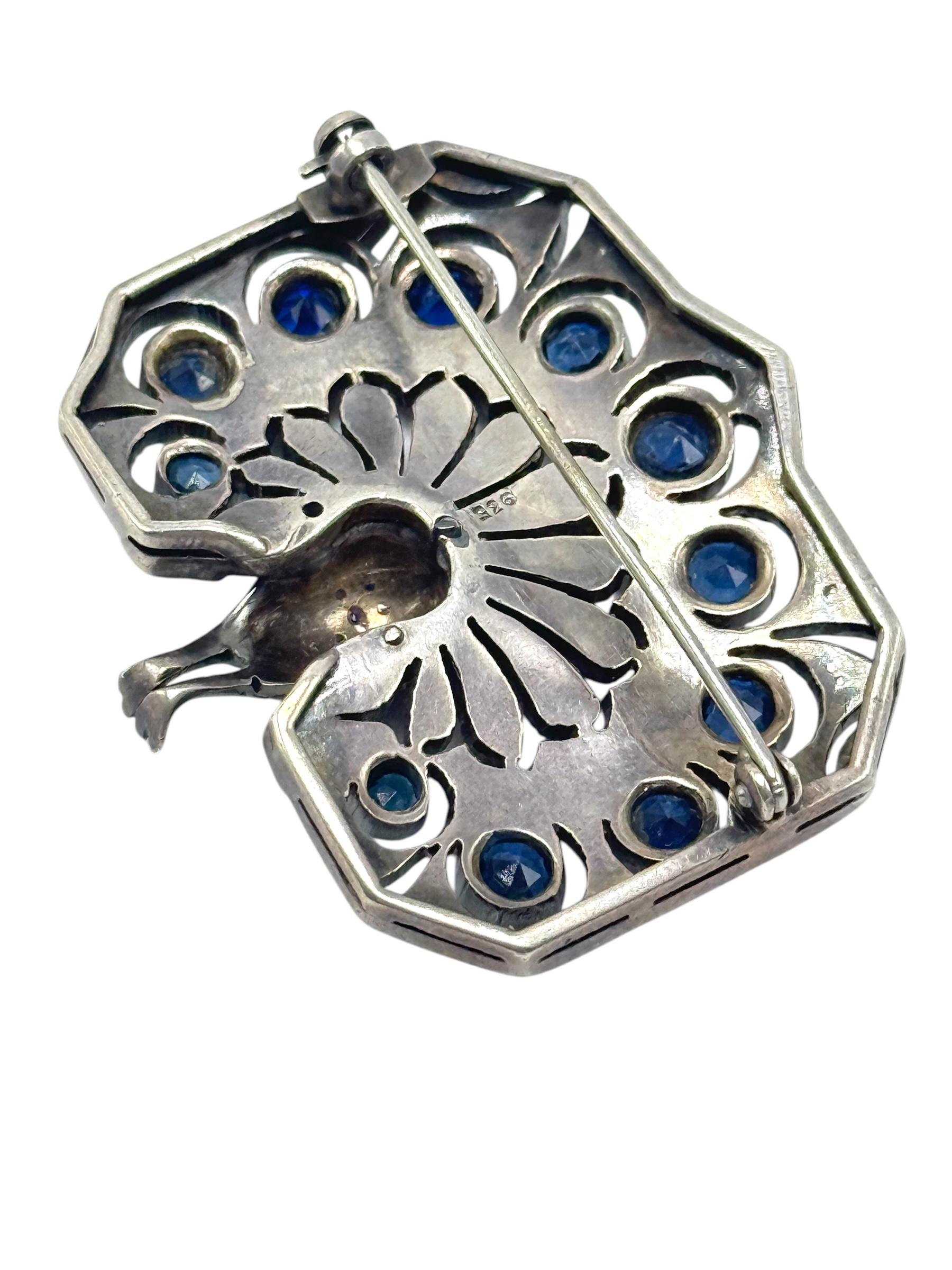 Broche paon Art déco en argent sterling avec pierres de pâte colorées, c. 1920 en vente 1