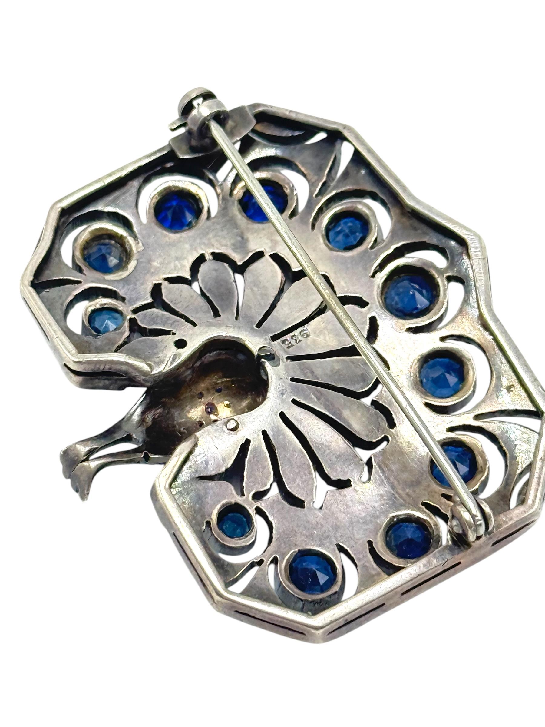 Broche paon Art déco en argent sterling avec pierres de pâte colorées, c. 1920 en vente 4
