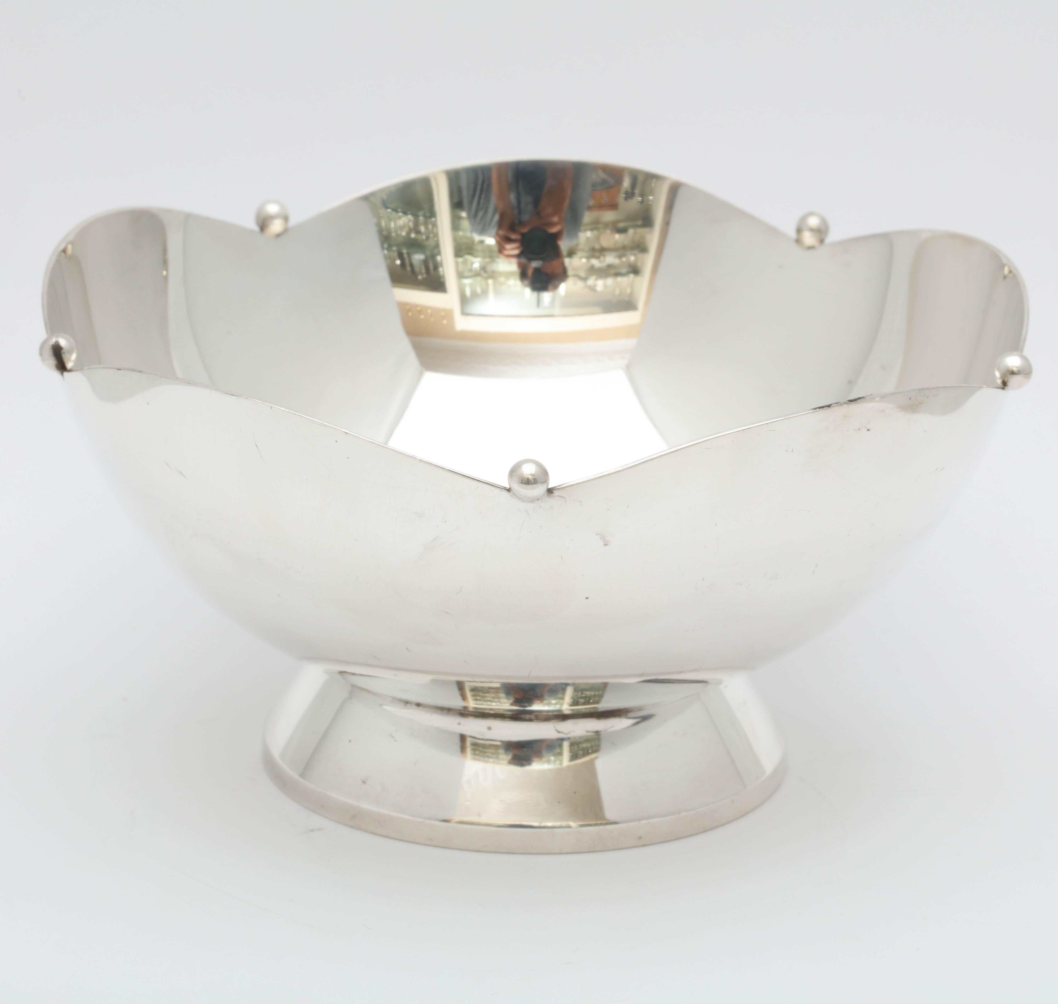 Art Deco Sterling Silver Pedestal-Based Mints/Nuts Bowl In Excellent Condition In New York, NY