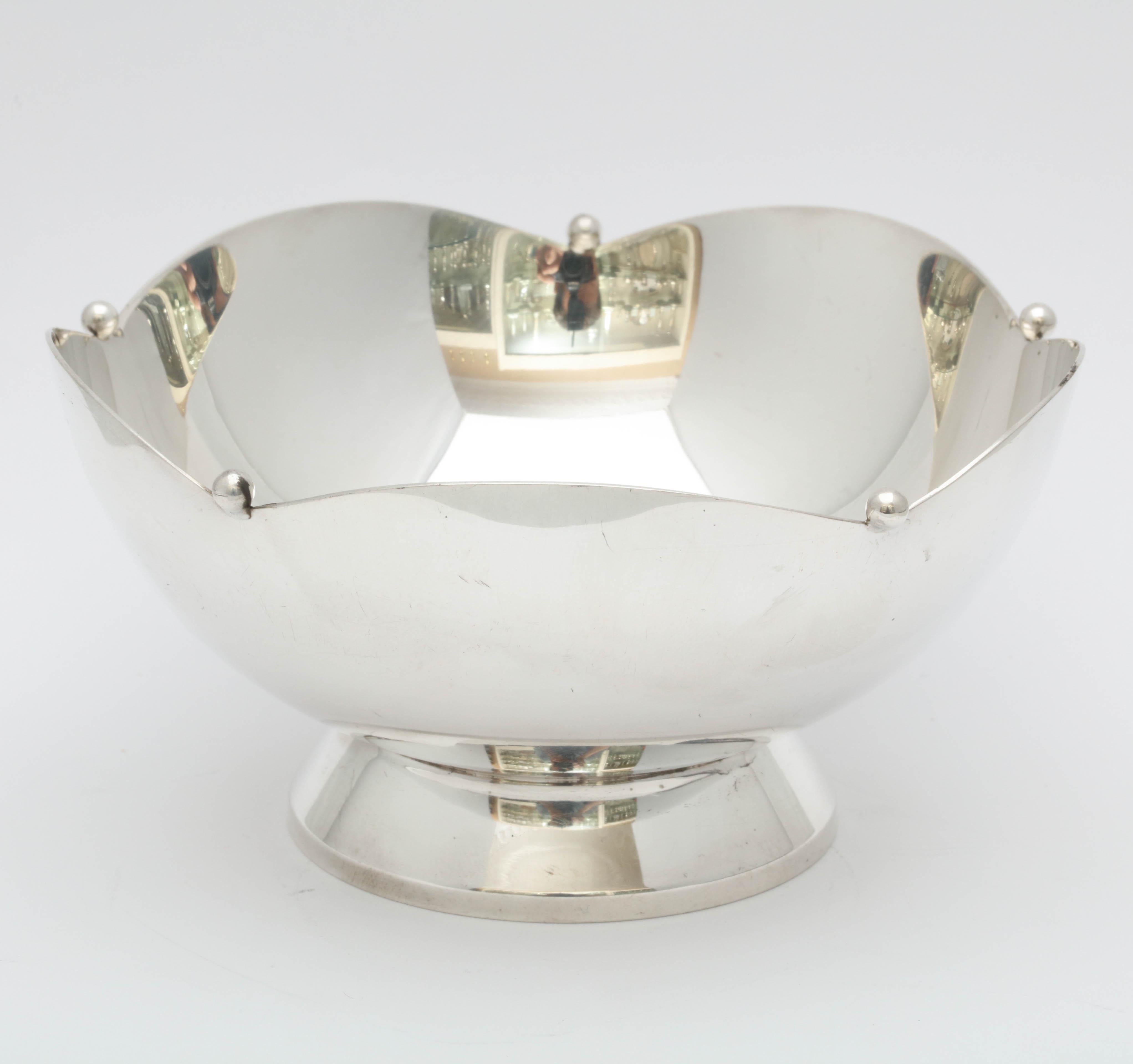 Mid-20th Century Art Deco Sterling Silver Pedestal-Based Mints/Nuts Bowl