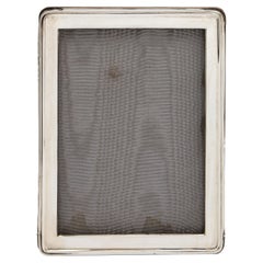 Cornice Art Deco in argento Sterling con retro in Wood di Walker & Hall