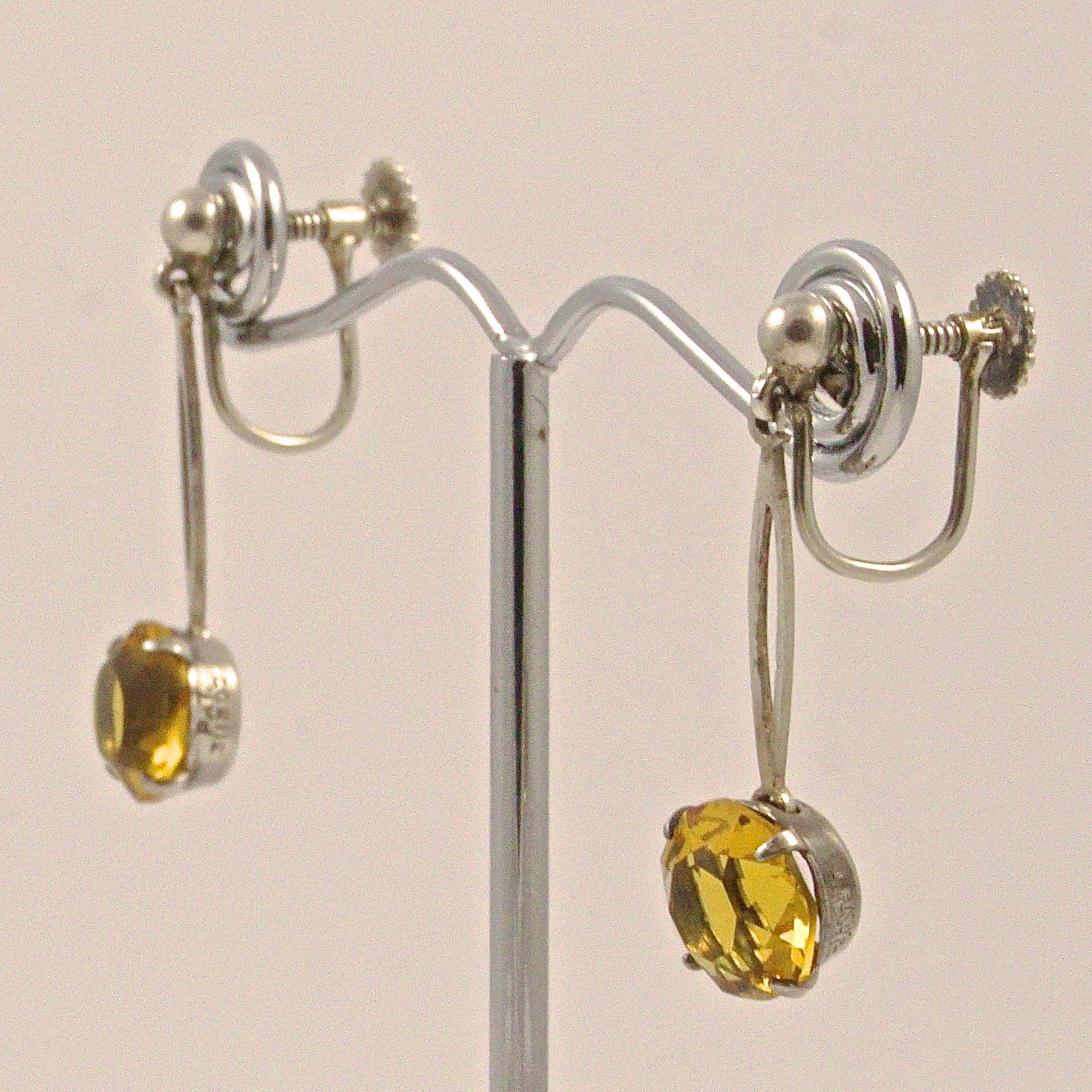 Boucles d'oreilles à vis en argent sterling Art déco avec fausses gouttes de citrine, circa 1920 en vente 1