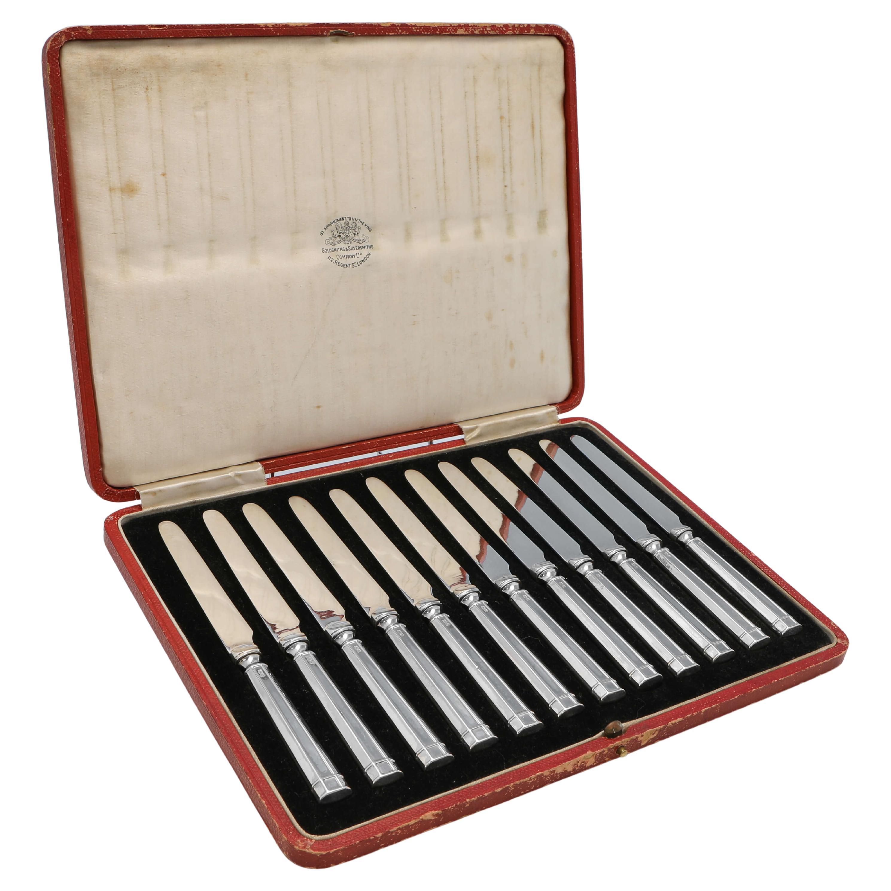 Art Deco Sterling Silver Set Of 12 Butter Knives 1932 Goldsmiths & Silversmiths For Sale