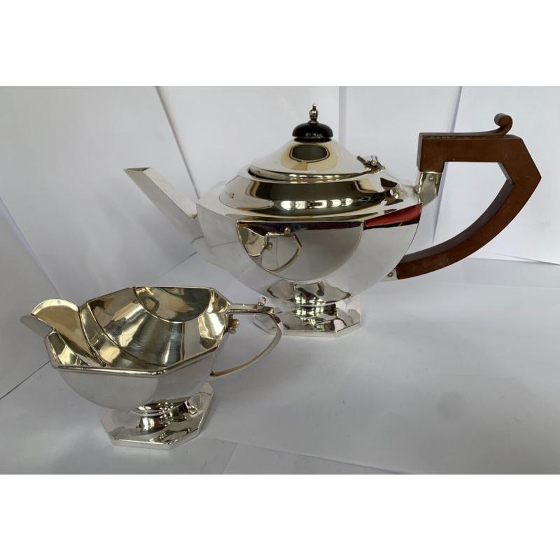 Art Deco Sterling Silver Teapot and Milk Jug by Ernest W Haywood, 1933 For Sale 3