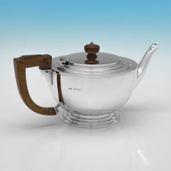 Art deco sterling silver teapot hallmarked in 1930