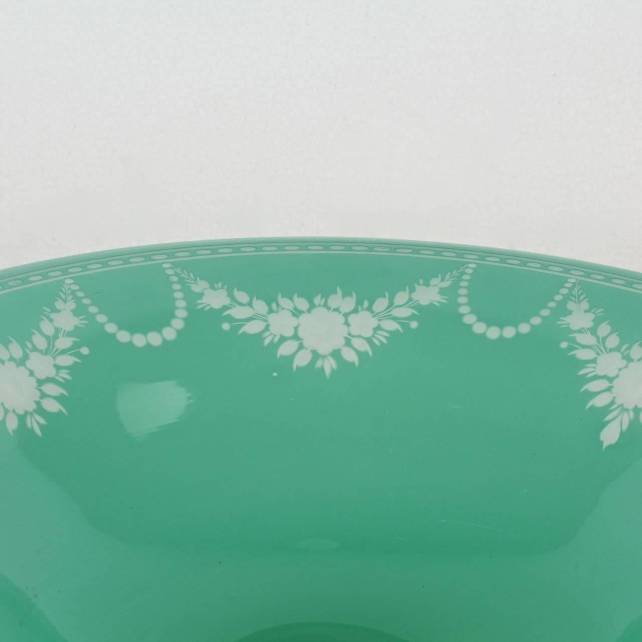 Art Deco Steuben Jade & Alabaster Glass York Pattern Footed Bowl or Centerpiece In Good Condition In Philadelphia, PA
