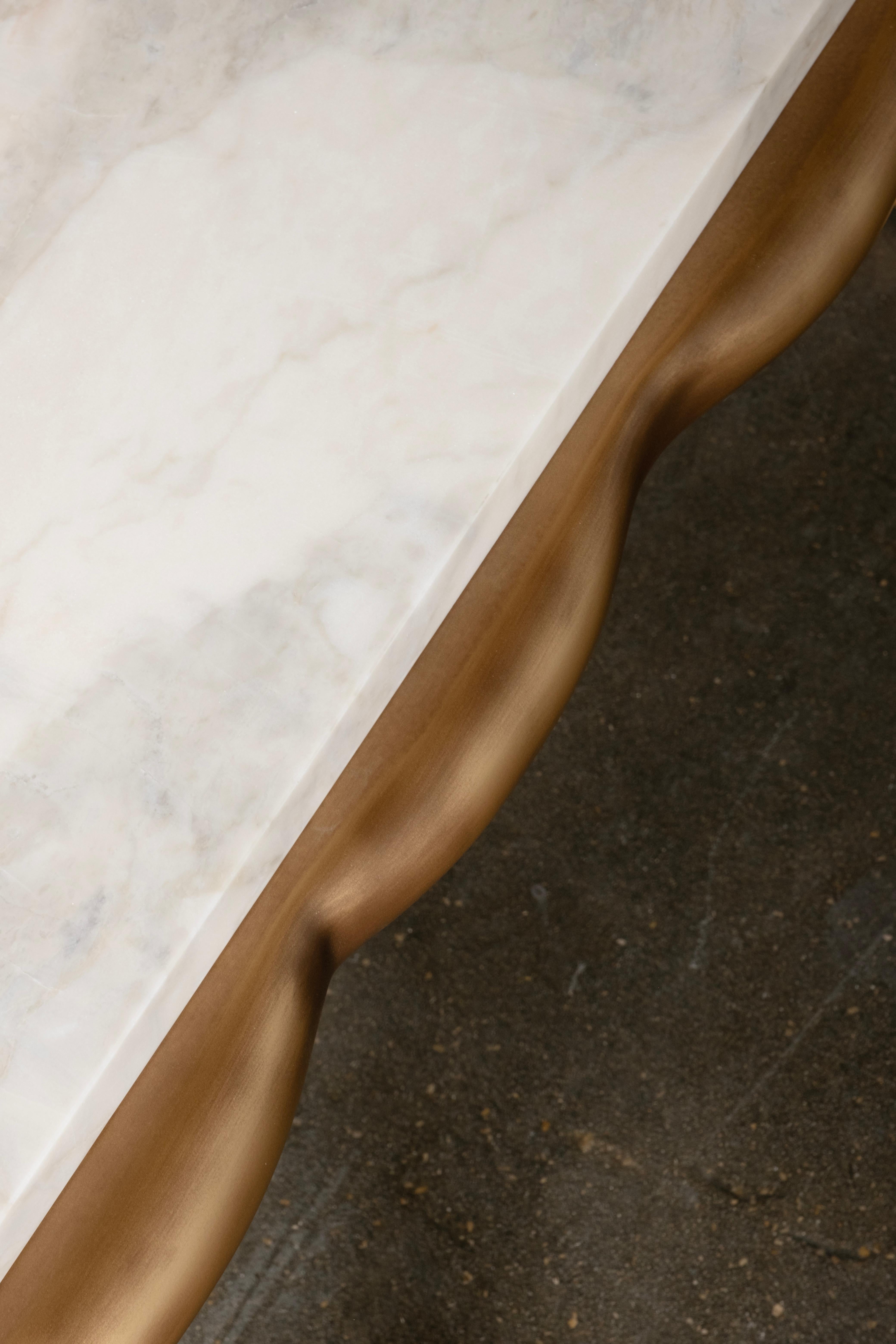 Table basse Art déco en marbre Calacatta fabriquée à la main au Portugal en vente 5