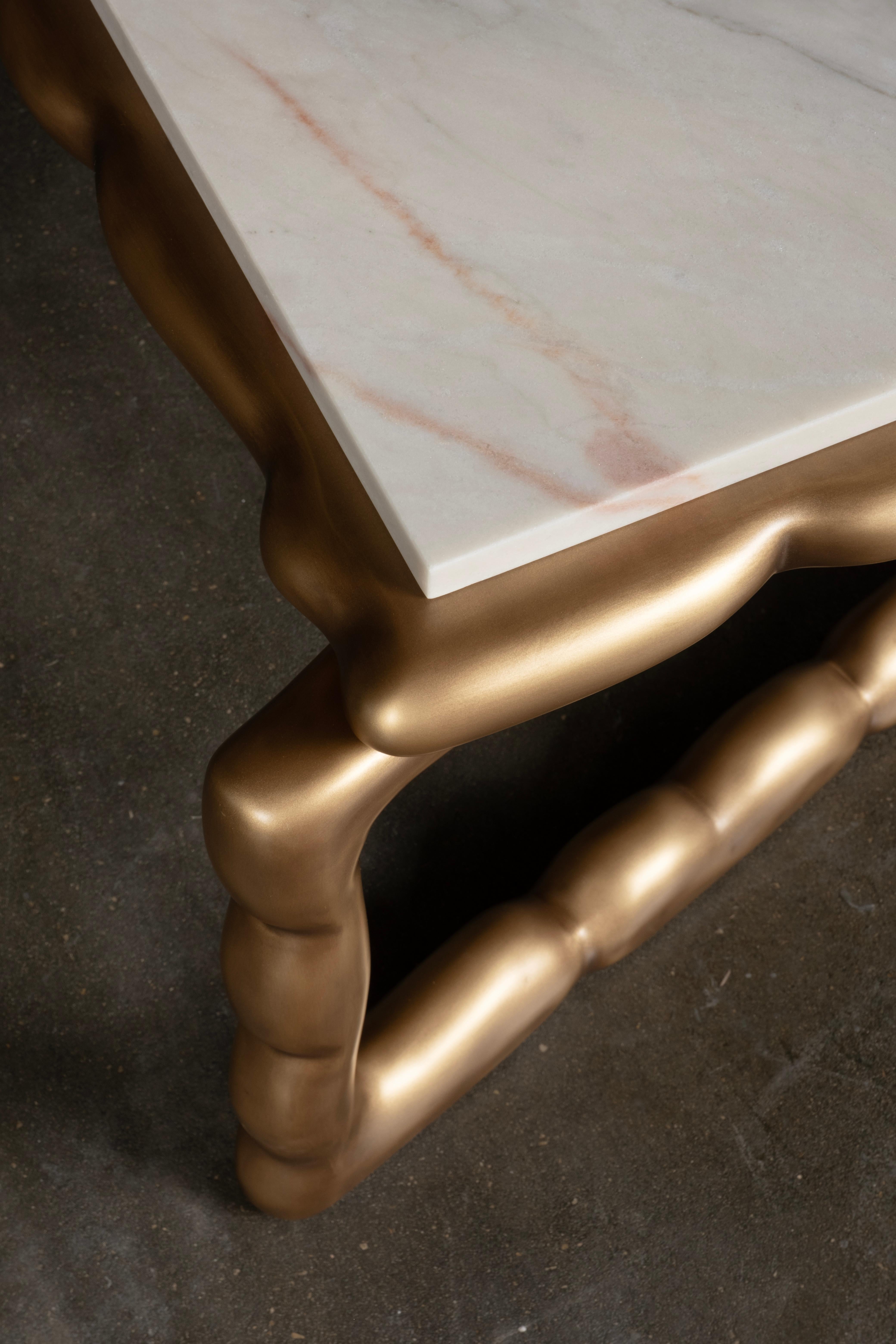 Table basse Art déco en marbre Calacatta fabriquée à la main au Portugal en vente 1