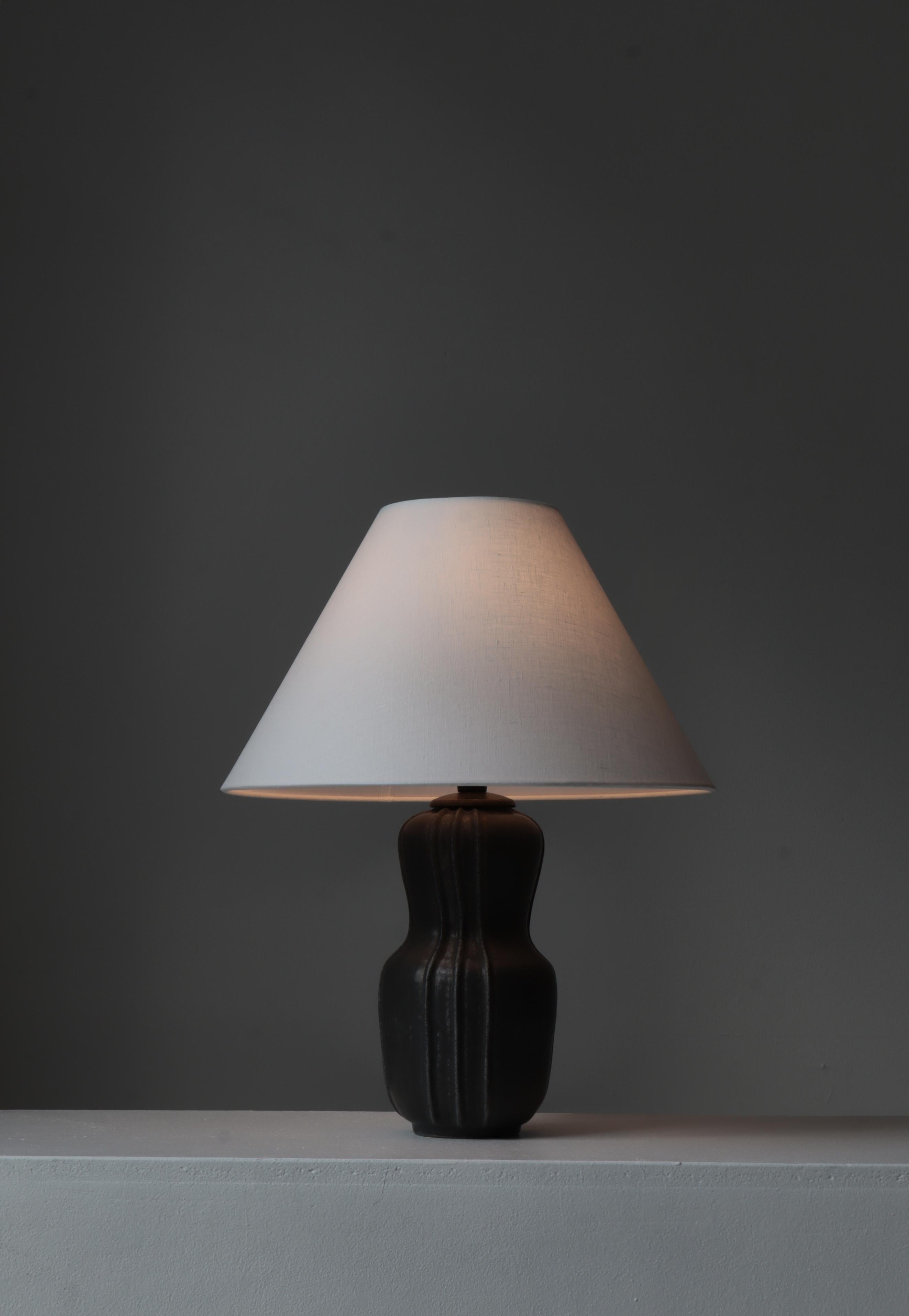 Mid-20th Century Art Deco Stoneware Table Lamp 