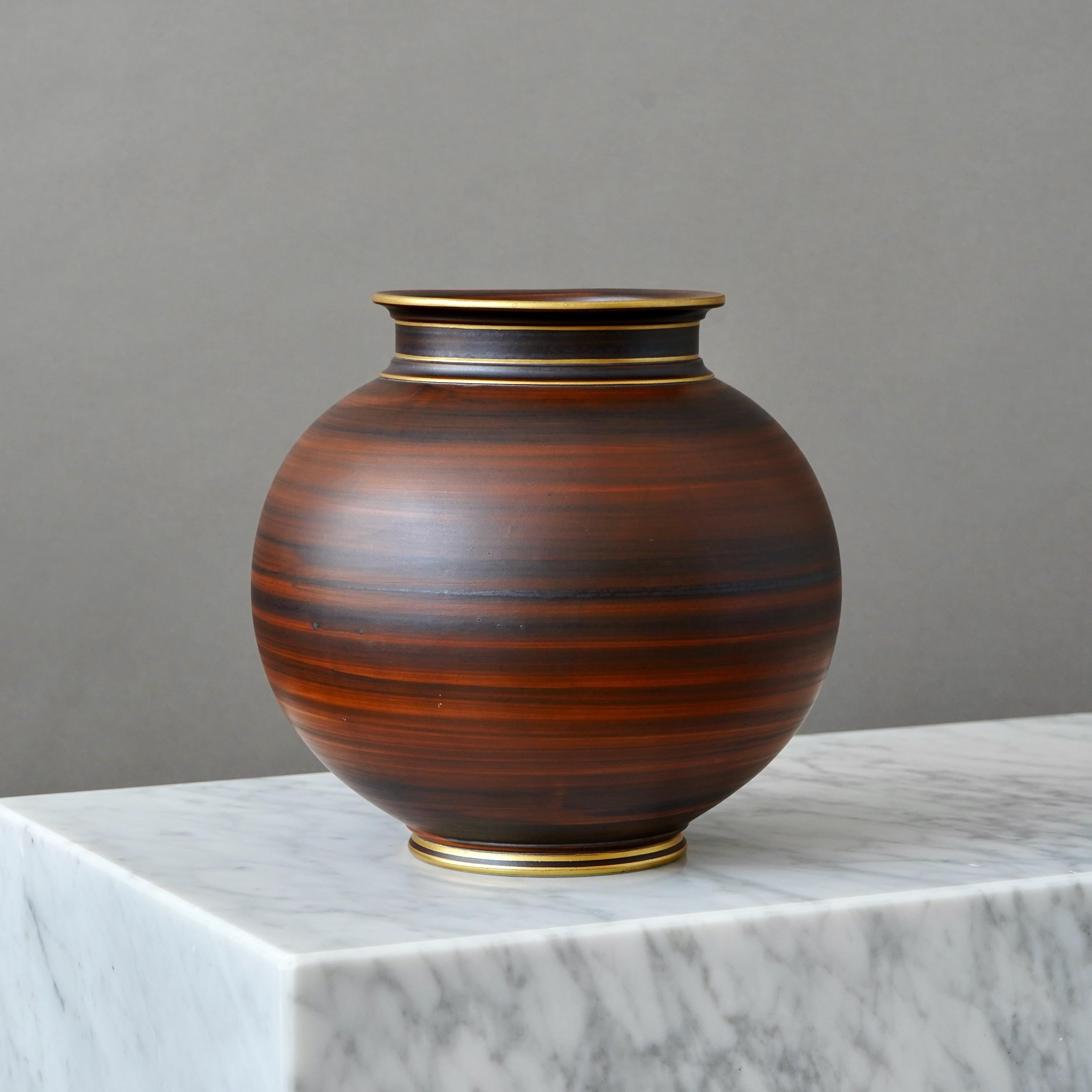 Braun-goldene Art-déco-Vase aus Steinzeug von Gunnar Nylund. ALP, Schweden, 1930er Jahre im Angebot 2