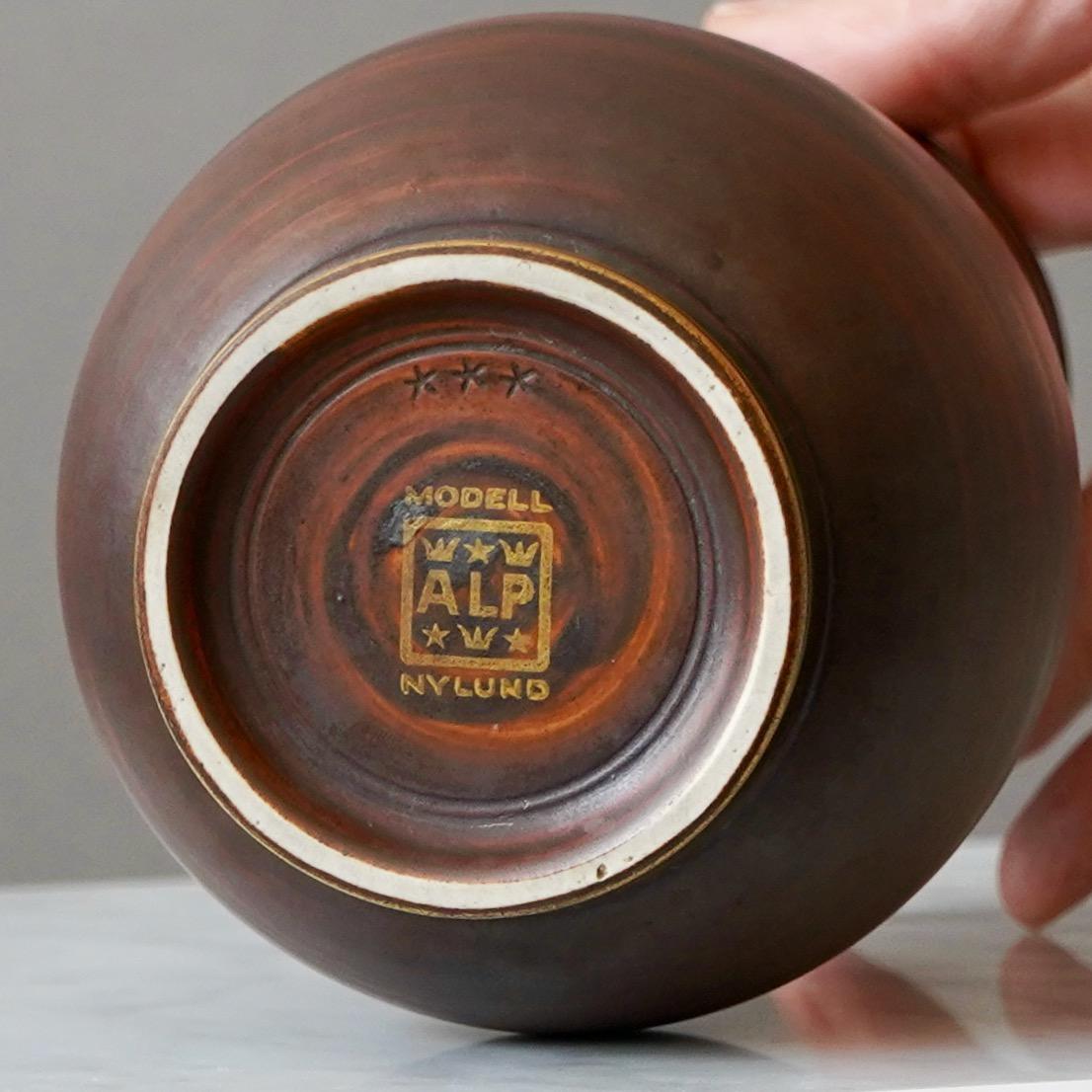 Art Deco Stoneware Vase in Brown and Gold by Gunnar Nylund. ALP, Sweden, 1930s For Sale 2