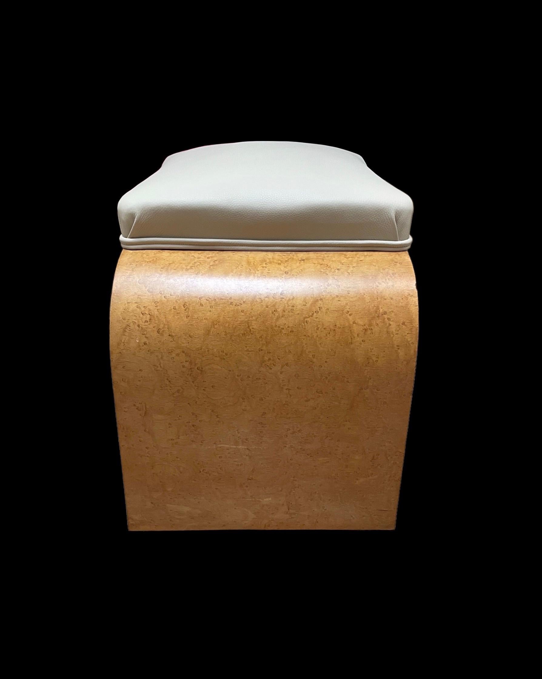 Art-Déco-Hocker von Harry und Lou Epstein (Leder) im Angebot