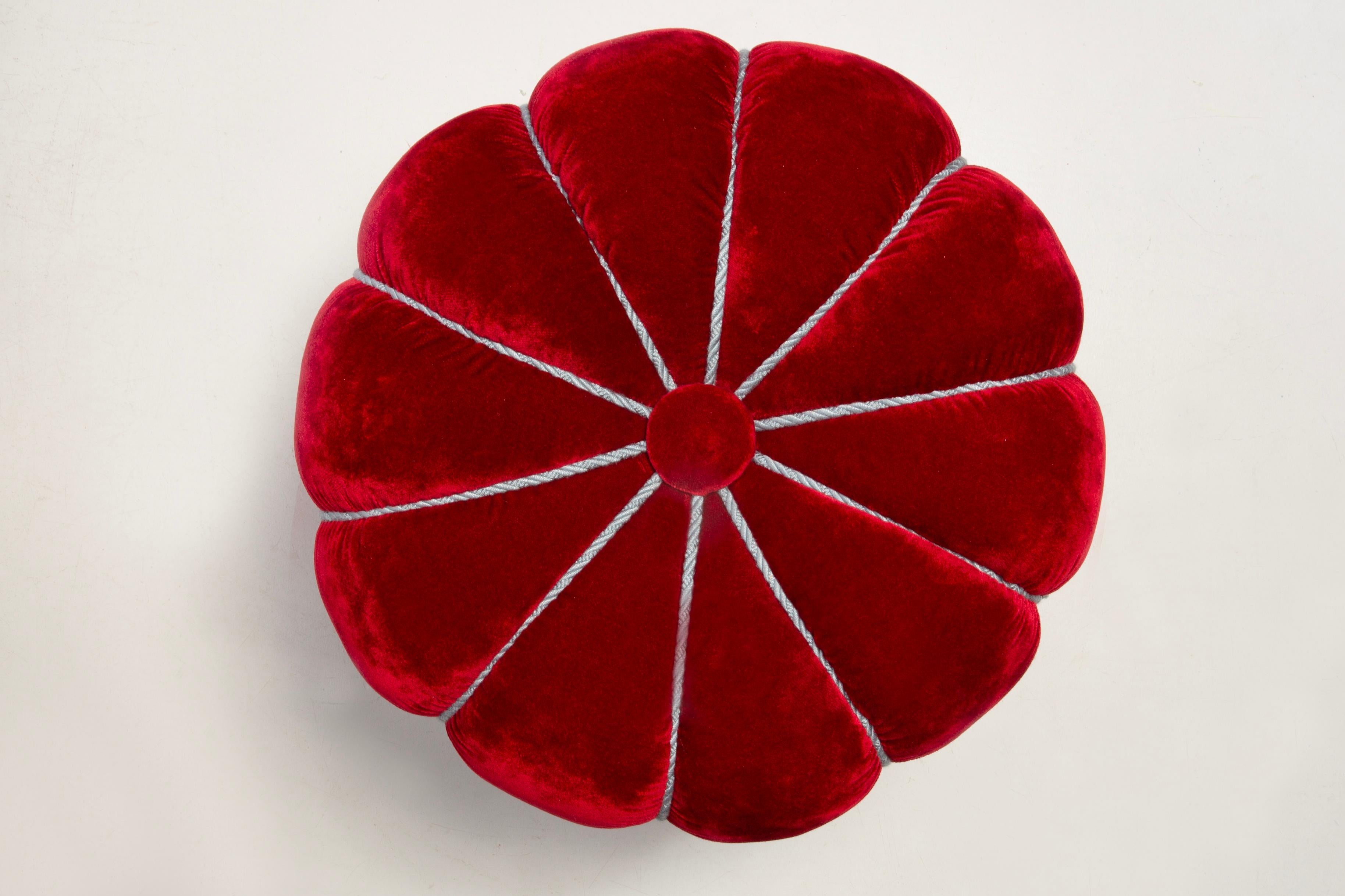 Art Deco stool by Jindrich Halabala in Red Dedar Velvet In Excellent Condition For Sale In 05-080 Hornowek, PL