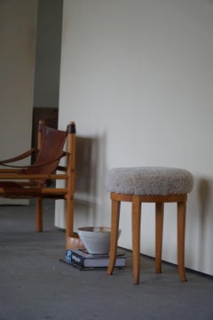 Art-Déco-Hocker aus Birke mit Sitz aus Lammfell – dänischer Schreiner – 1940er Jahre