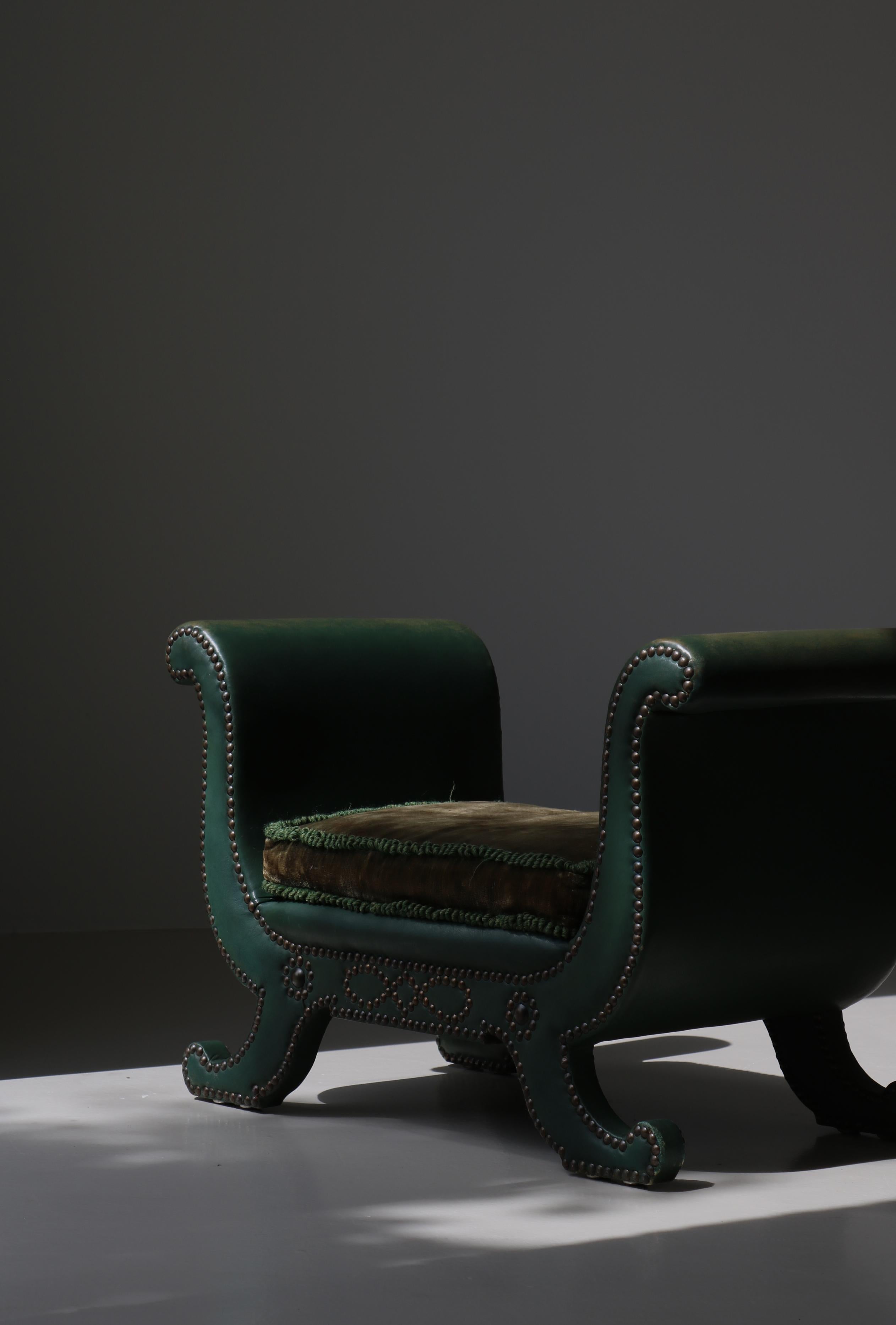 Milieu du XXe siècle Grand tabouret Art Déco en cuir et daim vert, Otto Schultz pour BOET, Suède, années 1930 en vente